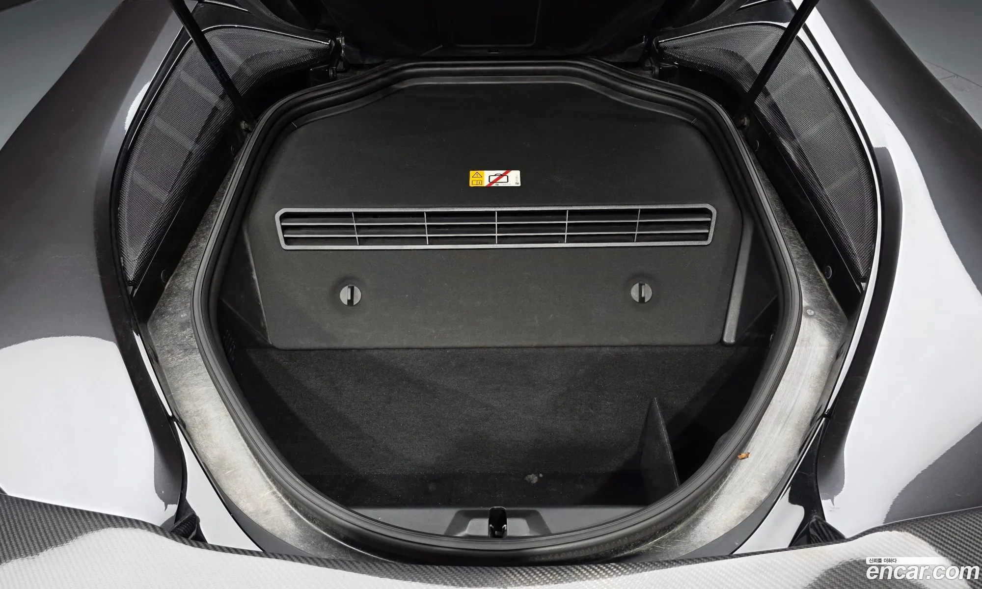 BMW i8 2019 WBY2Z6108KVG33174 — 3