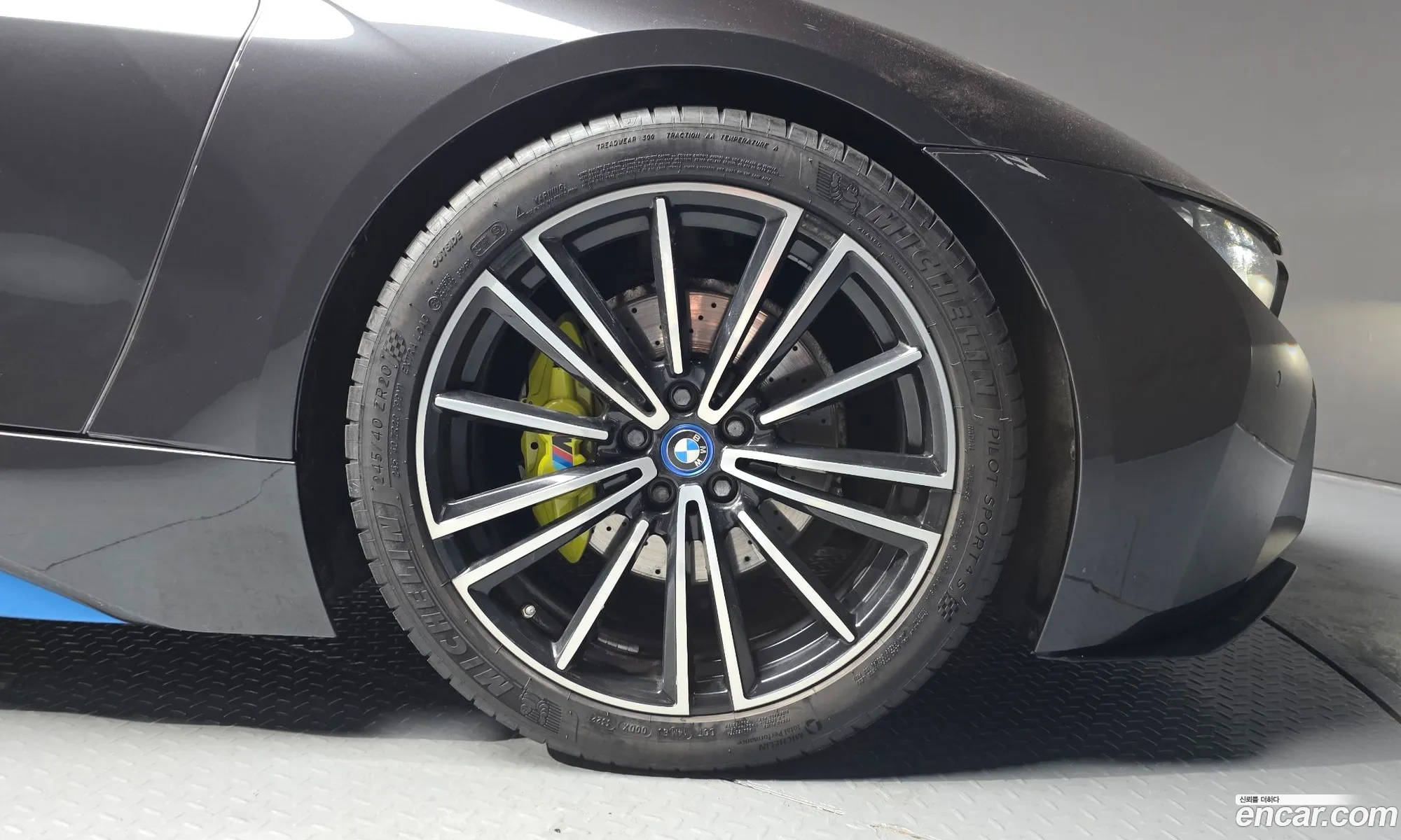 BMW i8 2019 WBY2Z6108KVG33174 — 23