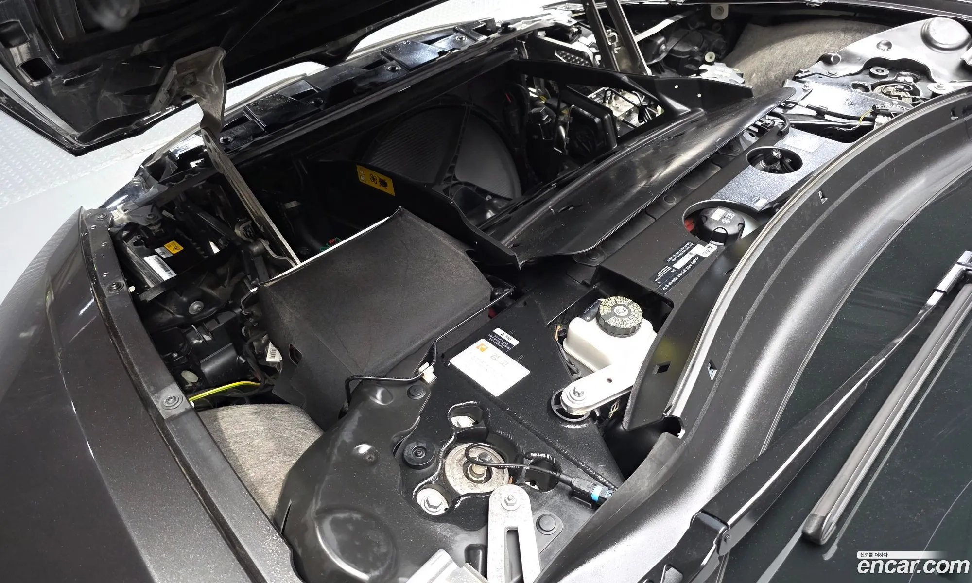 BMW i8 2019 WBY2Z6108KVG33174 — 31