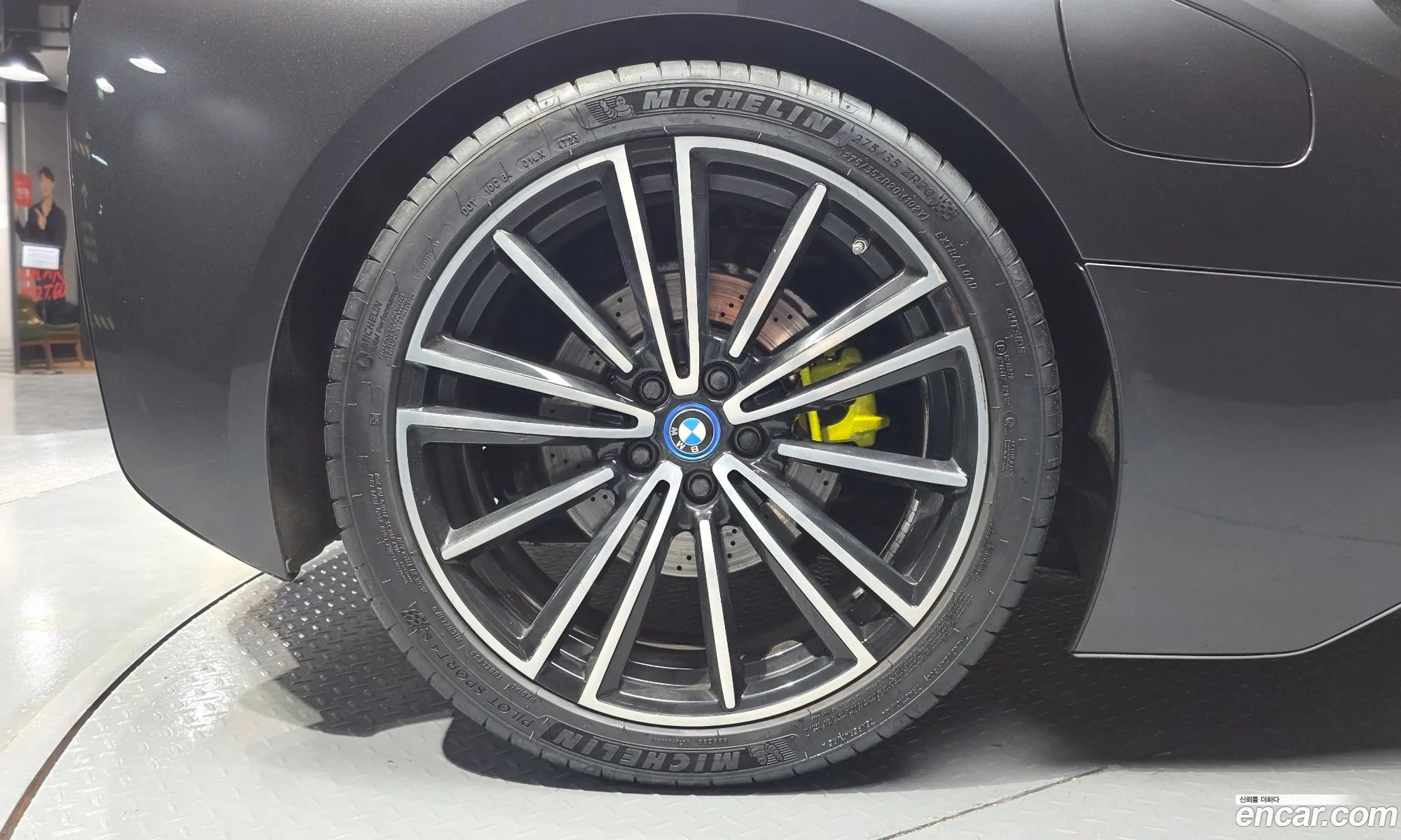 BMW i8 2019 WBY2Z6108KVG33174 — 24