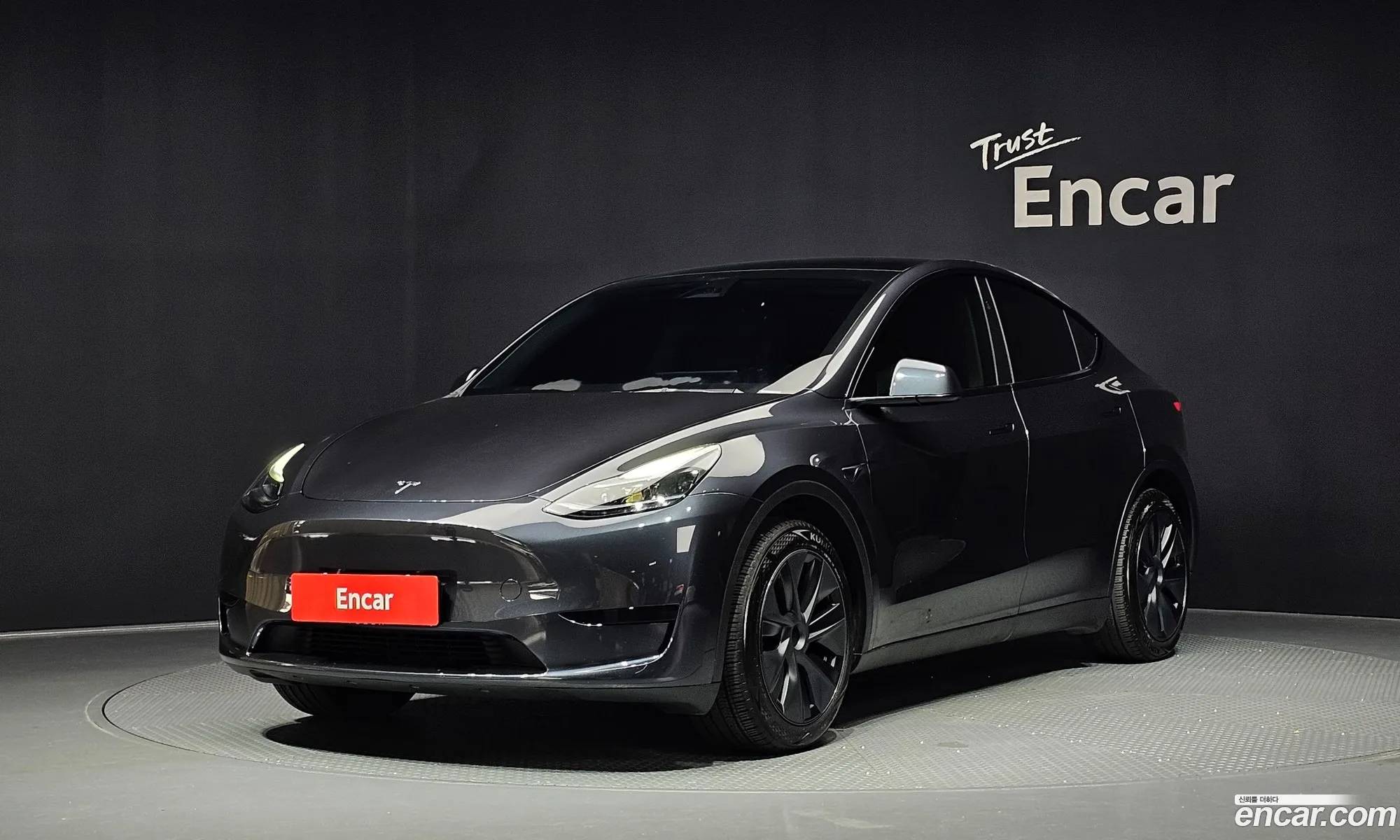 Tesla Model Y 2025 — 9