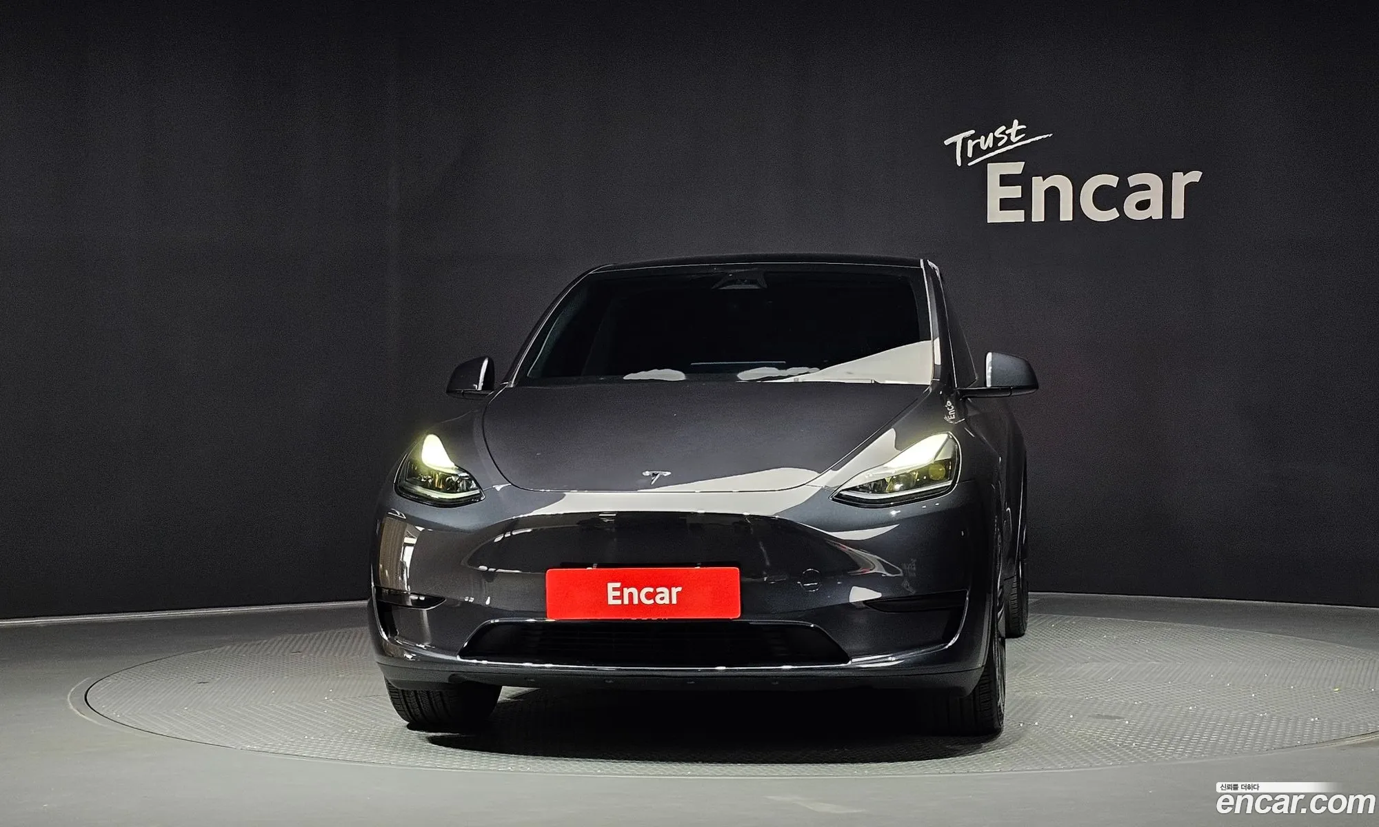 Tesla Model Y 2025 — 16