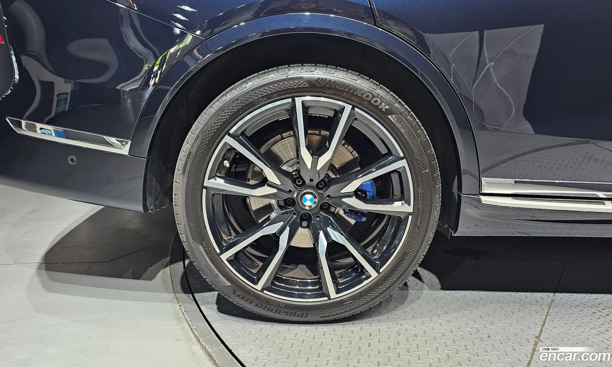 BMW X7 2021 — 23