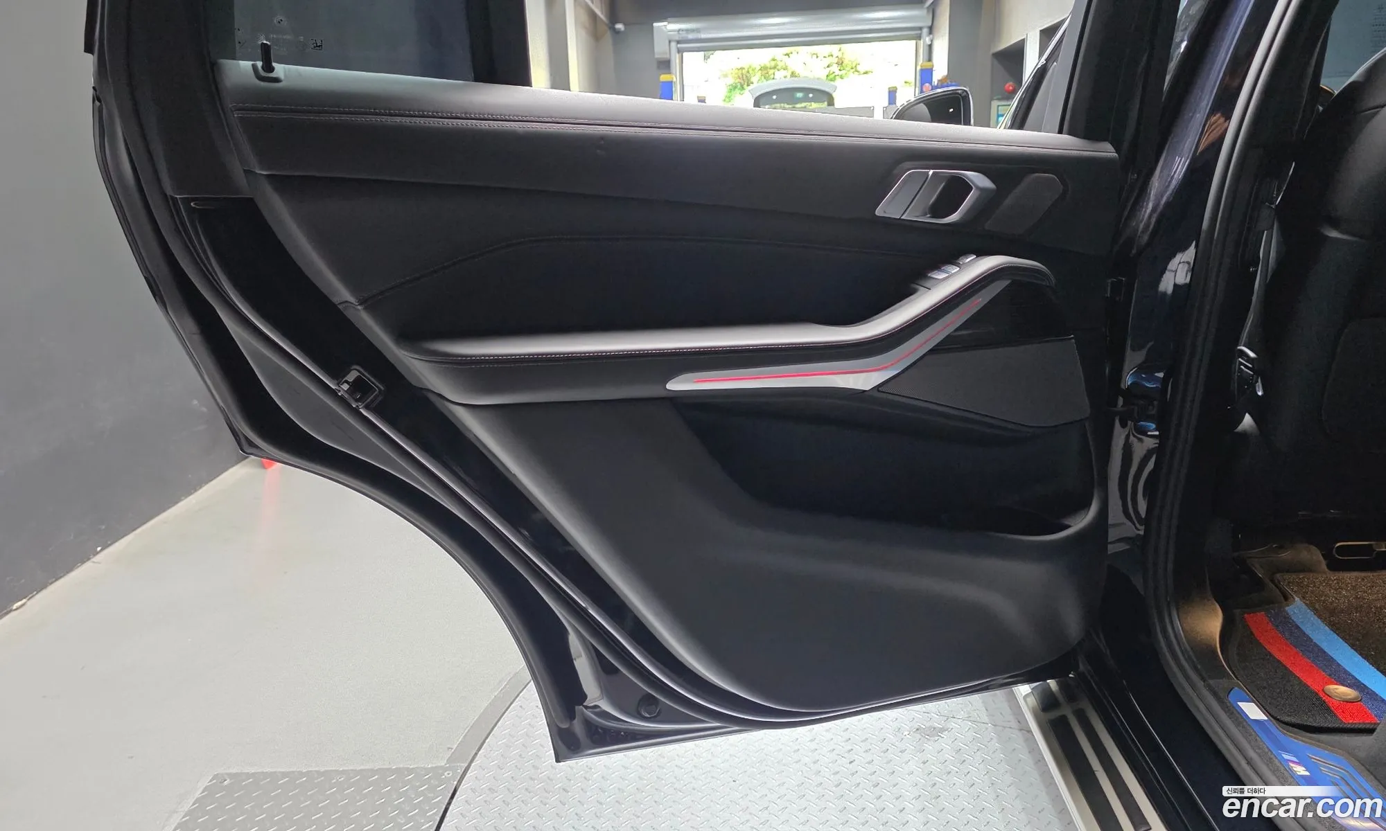 BMW X7 2021 — 28