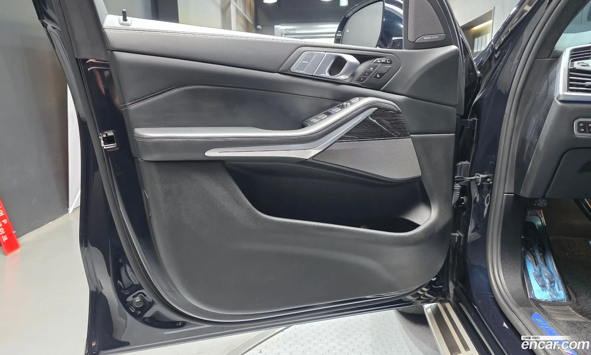 BMW X7 2021 — 26