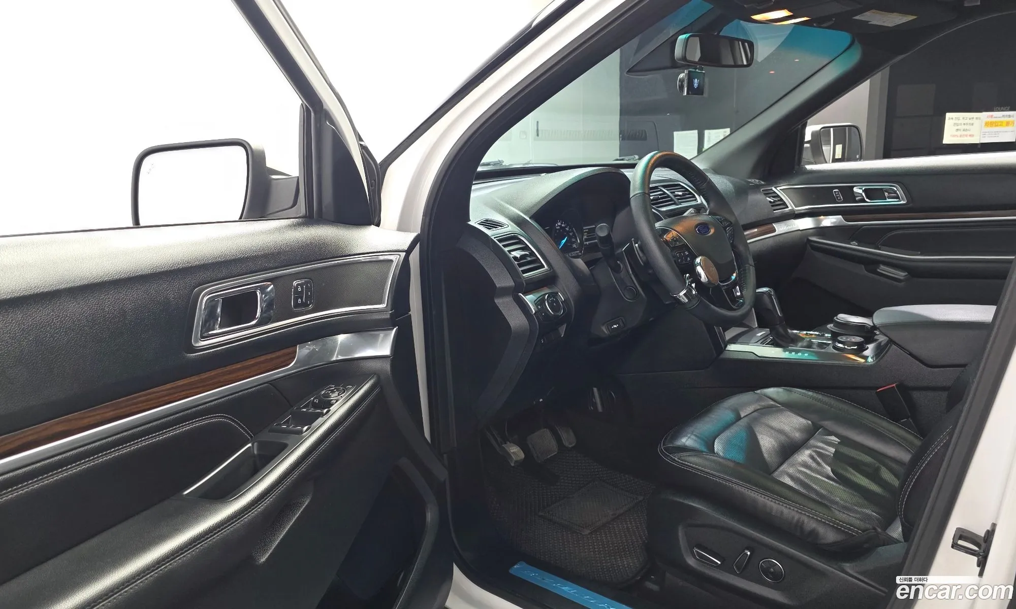 Ford Explorer 2015 1FM5K8FH1GGB24464 — 14