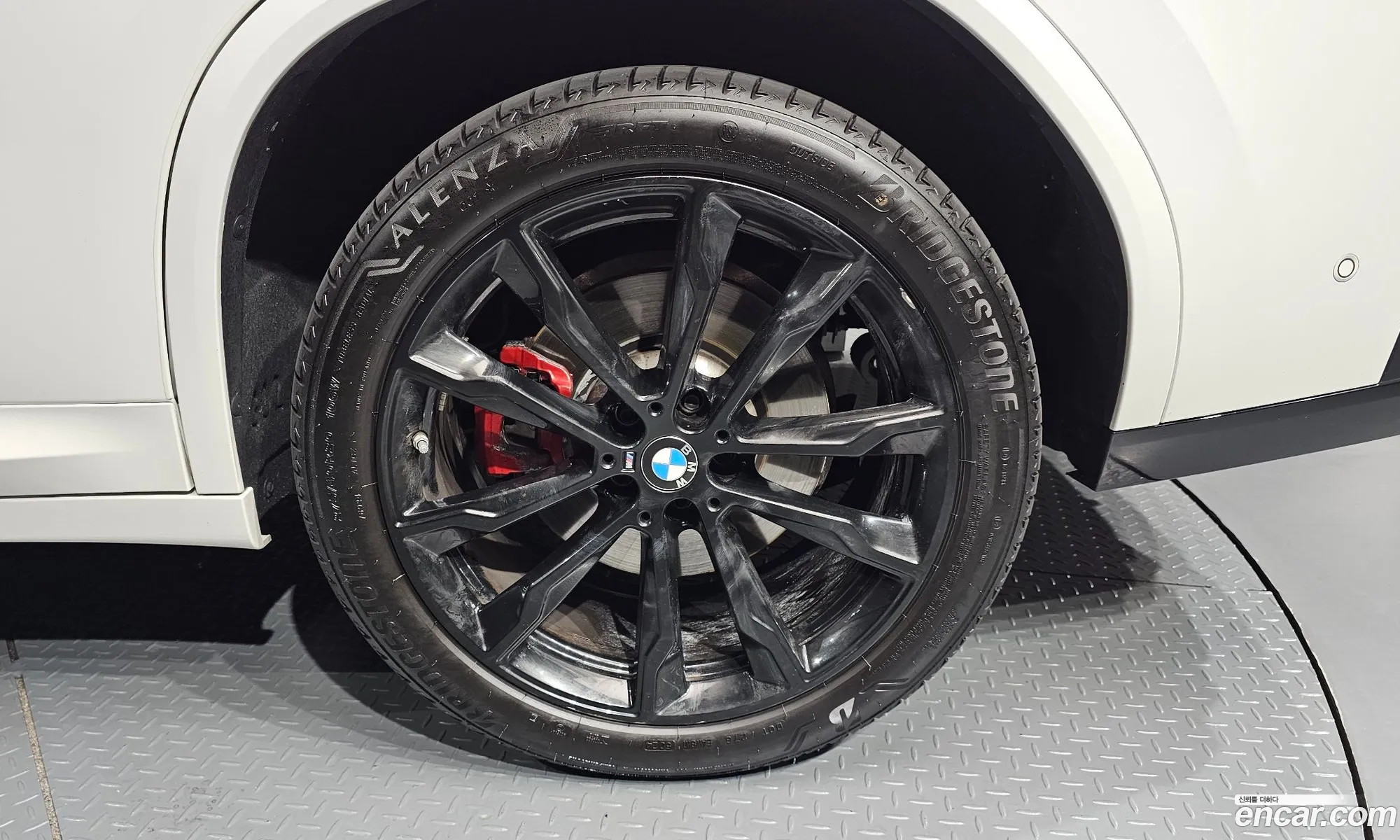 BMW X4 2025 WBA21DT09S9159166 — 20