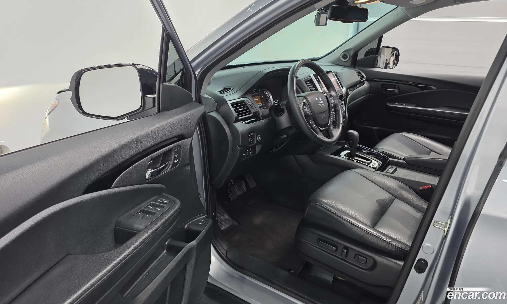 Honda Pilot 2017 5FNYF6850HB200864 — 8
