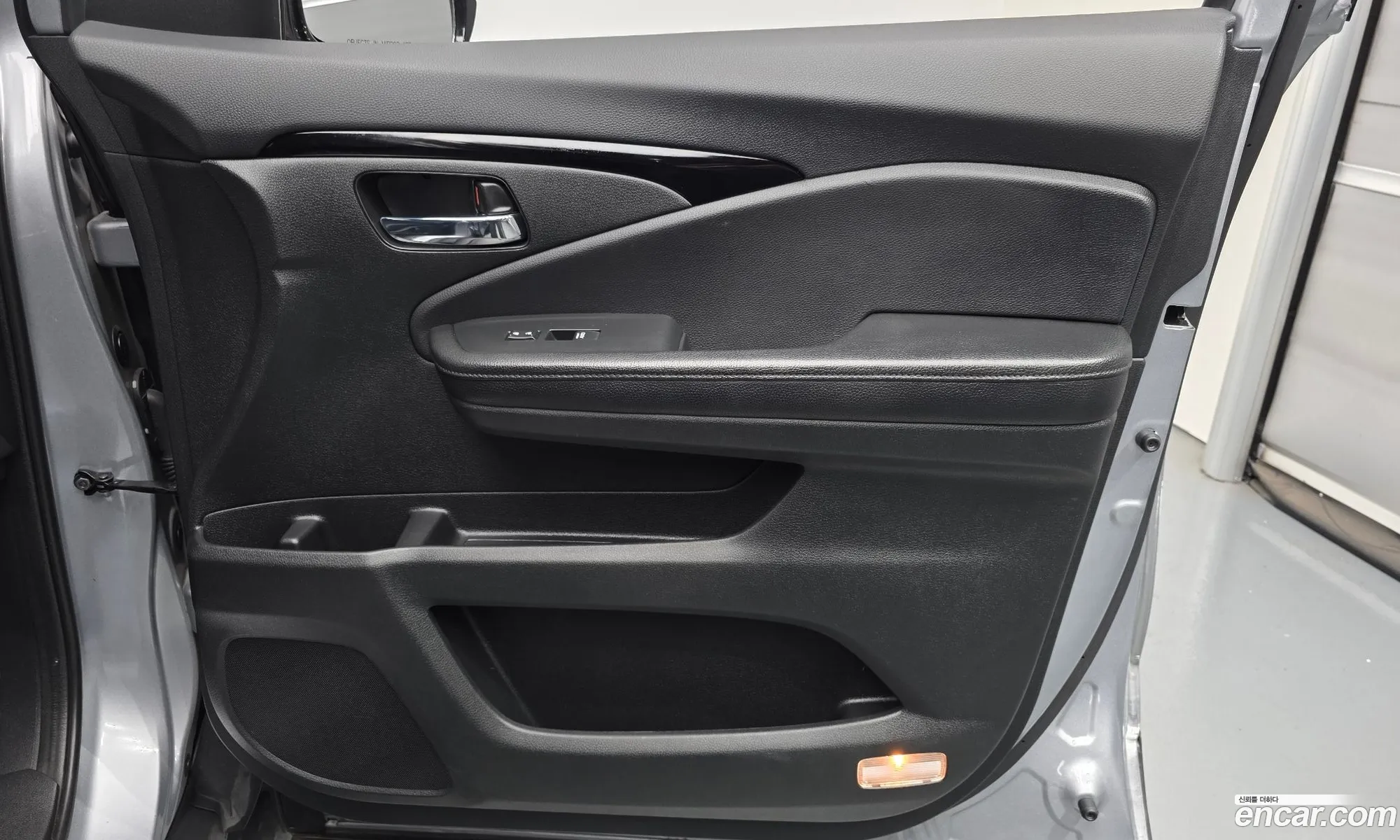 Honda Pilot 2017 5FNYF6850HB200864 — 30