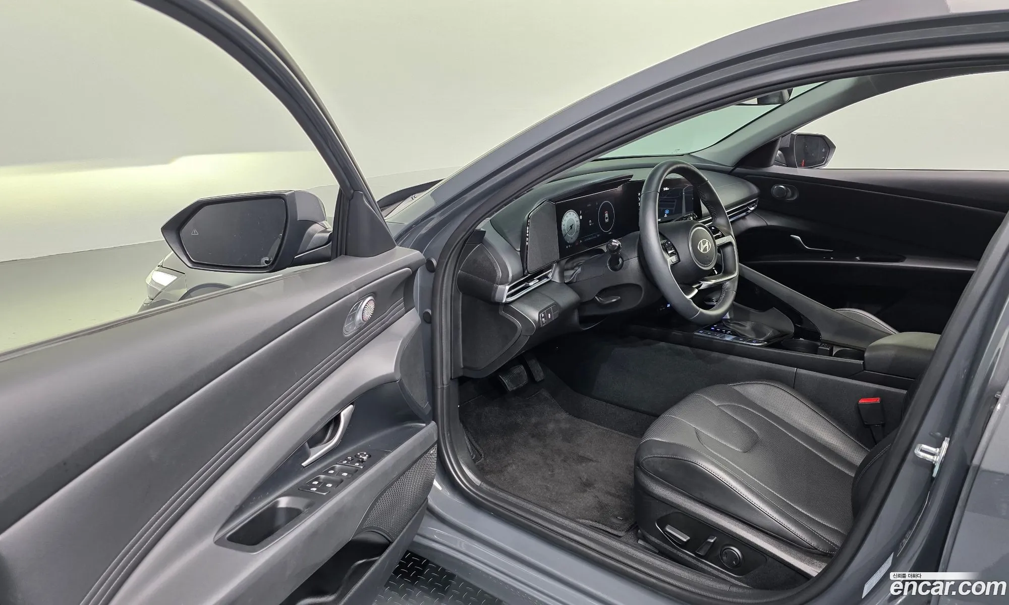 Hyundai Elantra 2024 — 25