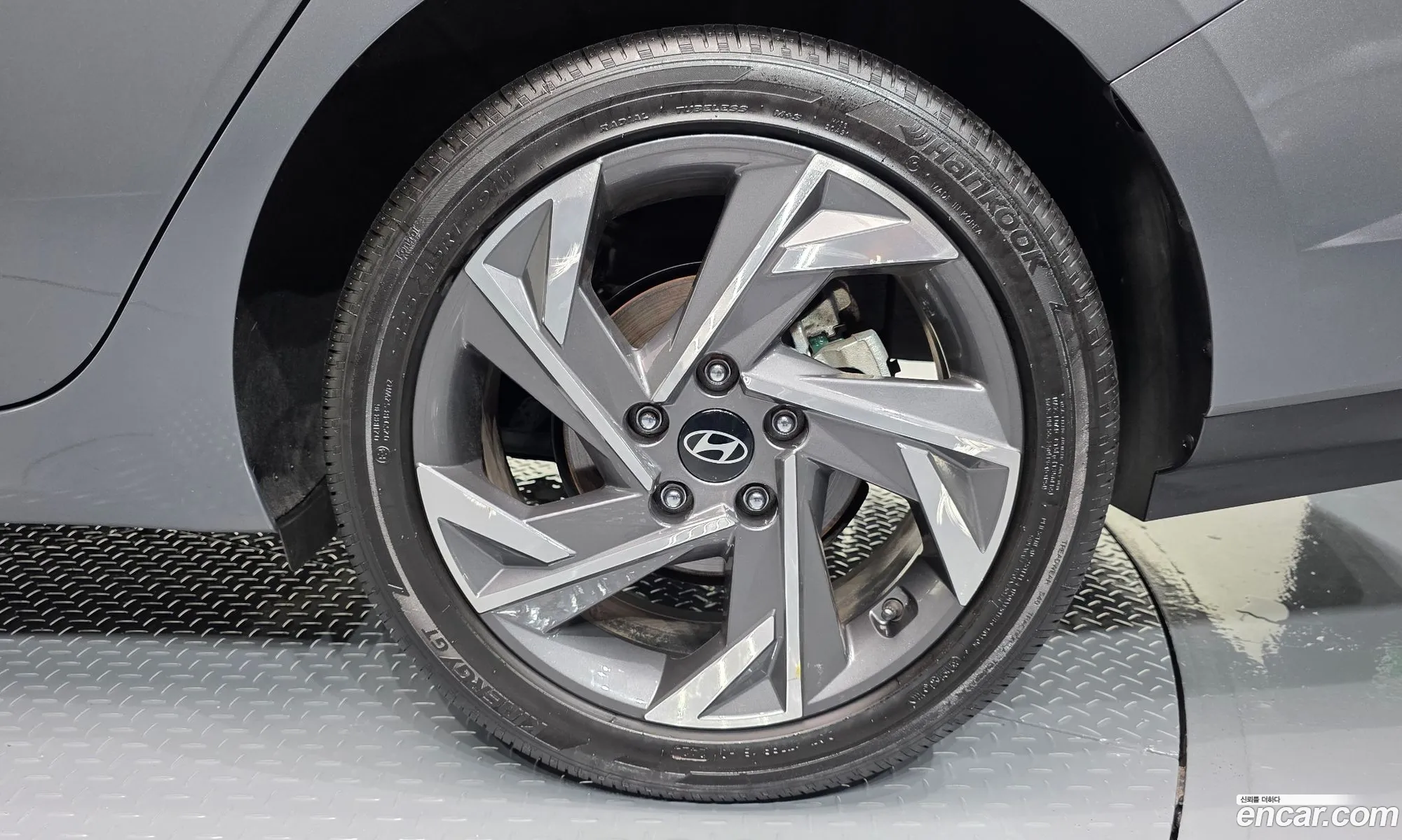 Hyundai Elantra 2024 — 7