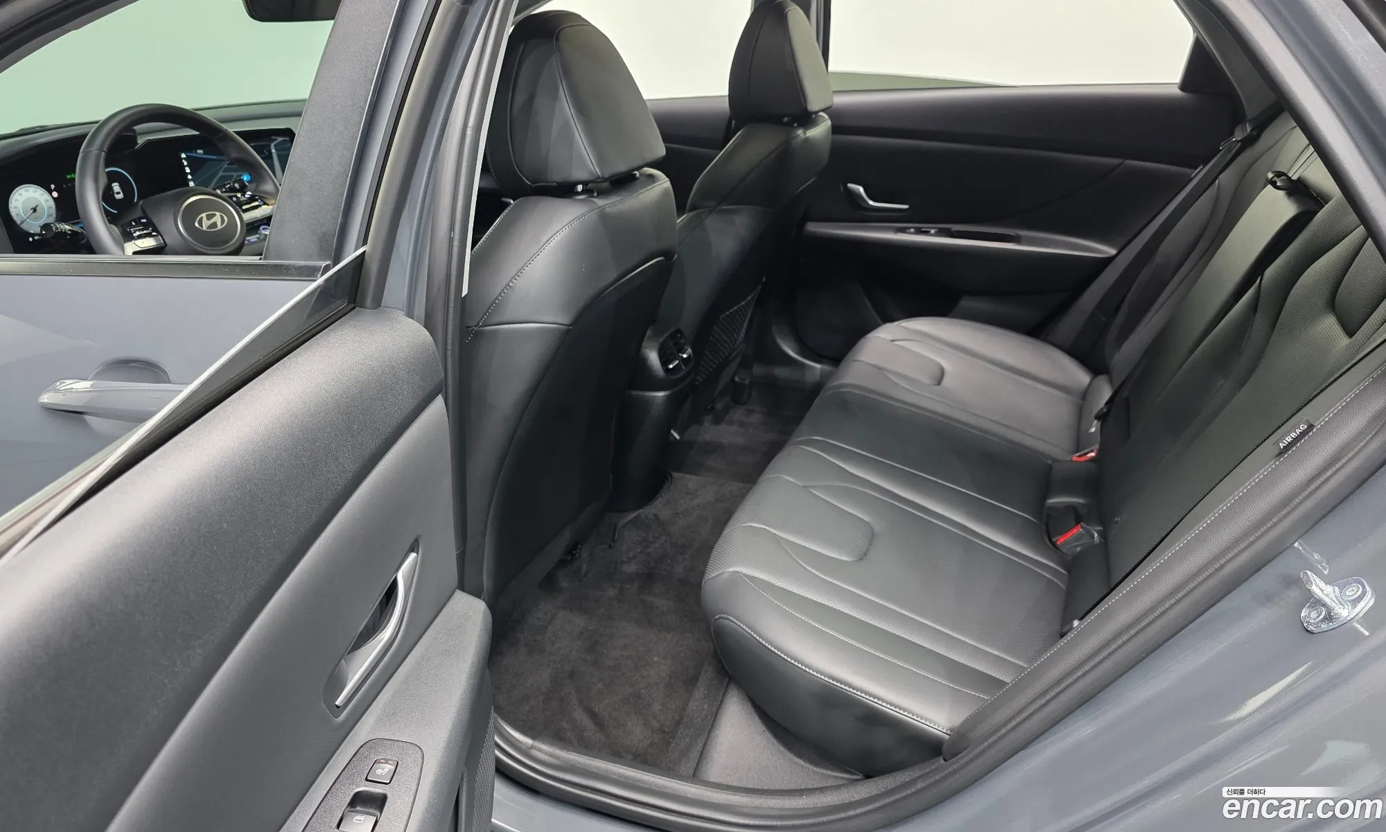 Hyundai Elantra 2024 — 4