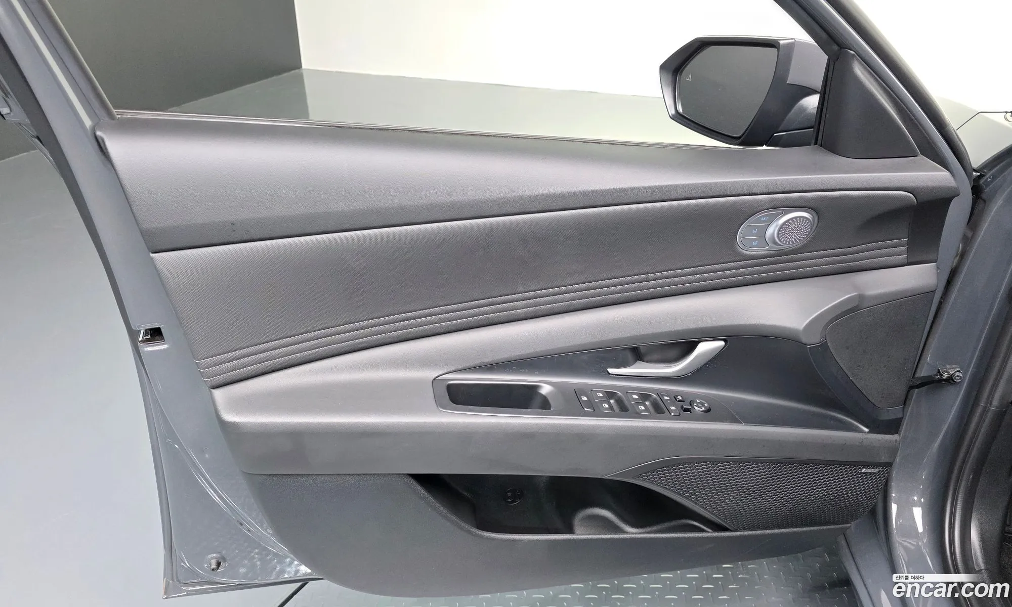 Hyundai Elantra 2024 — 30