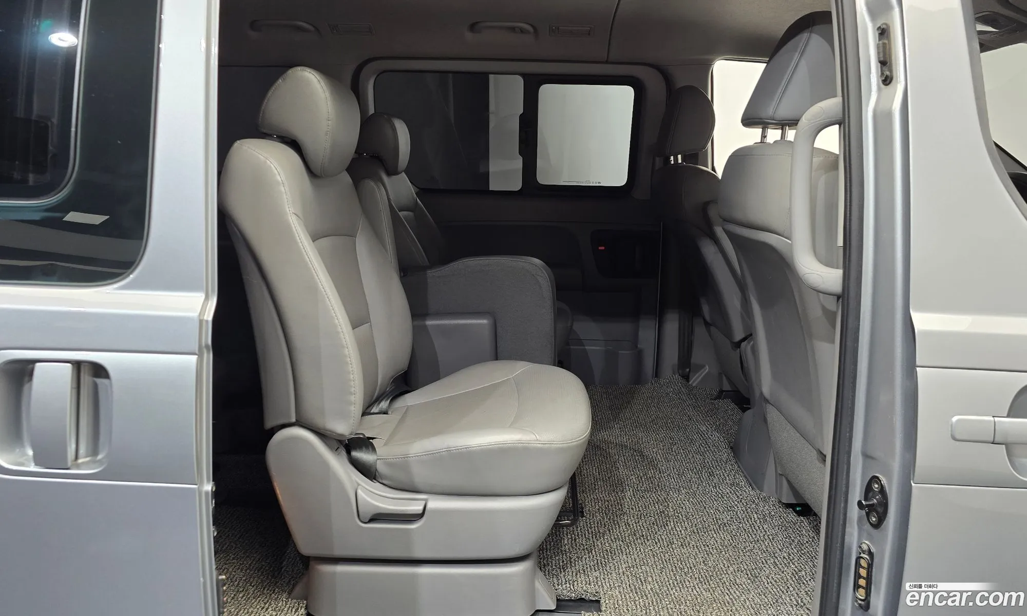 Hyundai Grand Starex 2020 — 18