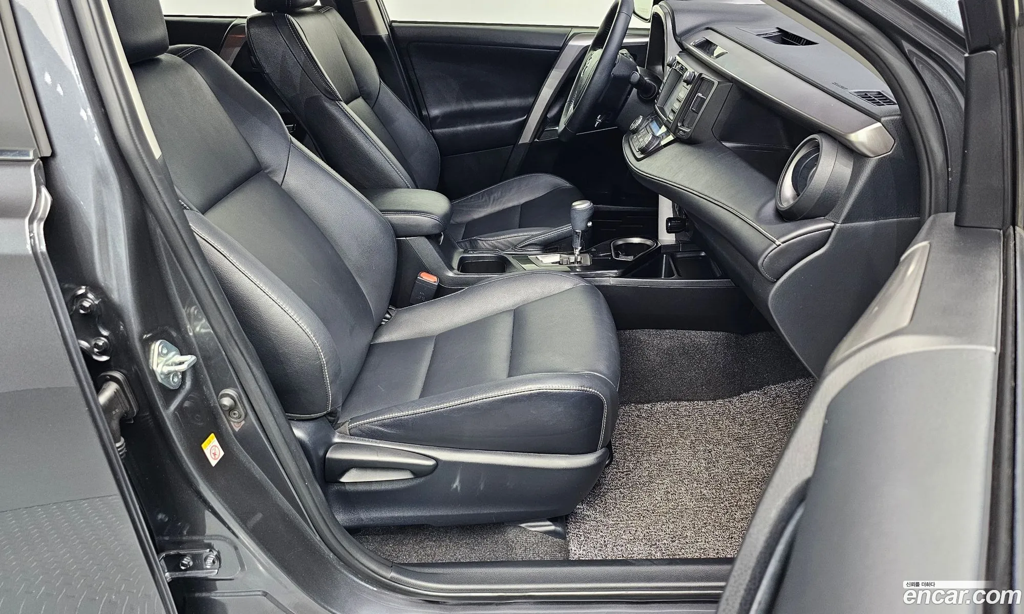 Toyota RAV4 2017 — 2