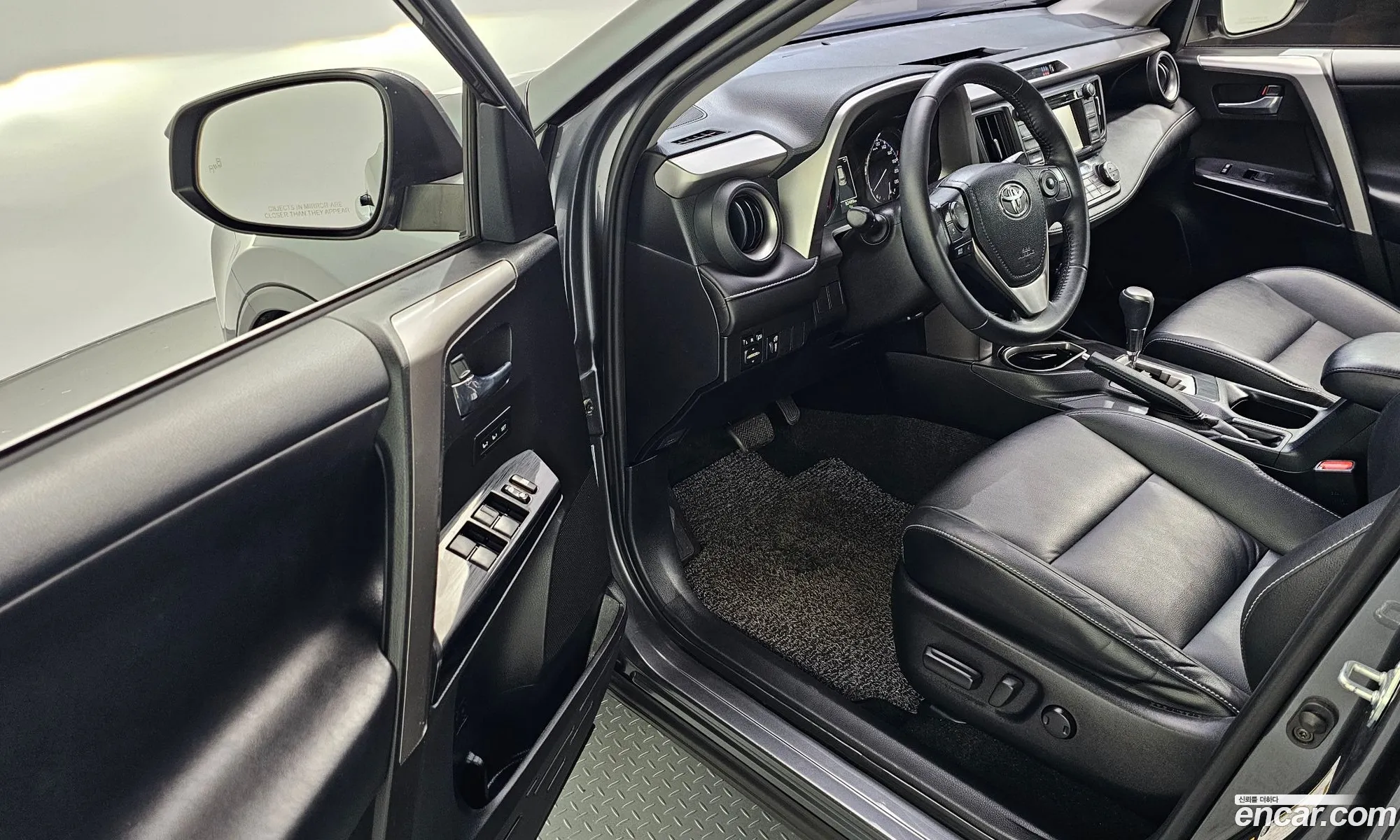 Toyota RAV4 2017 — 16