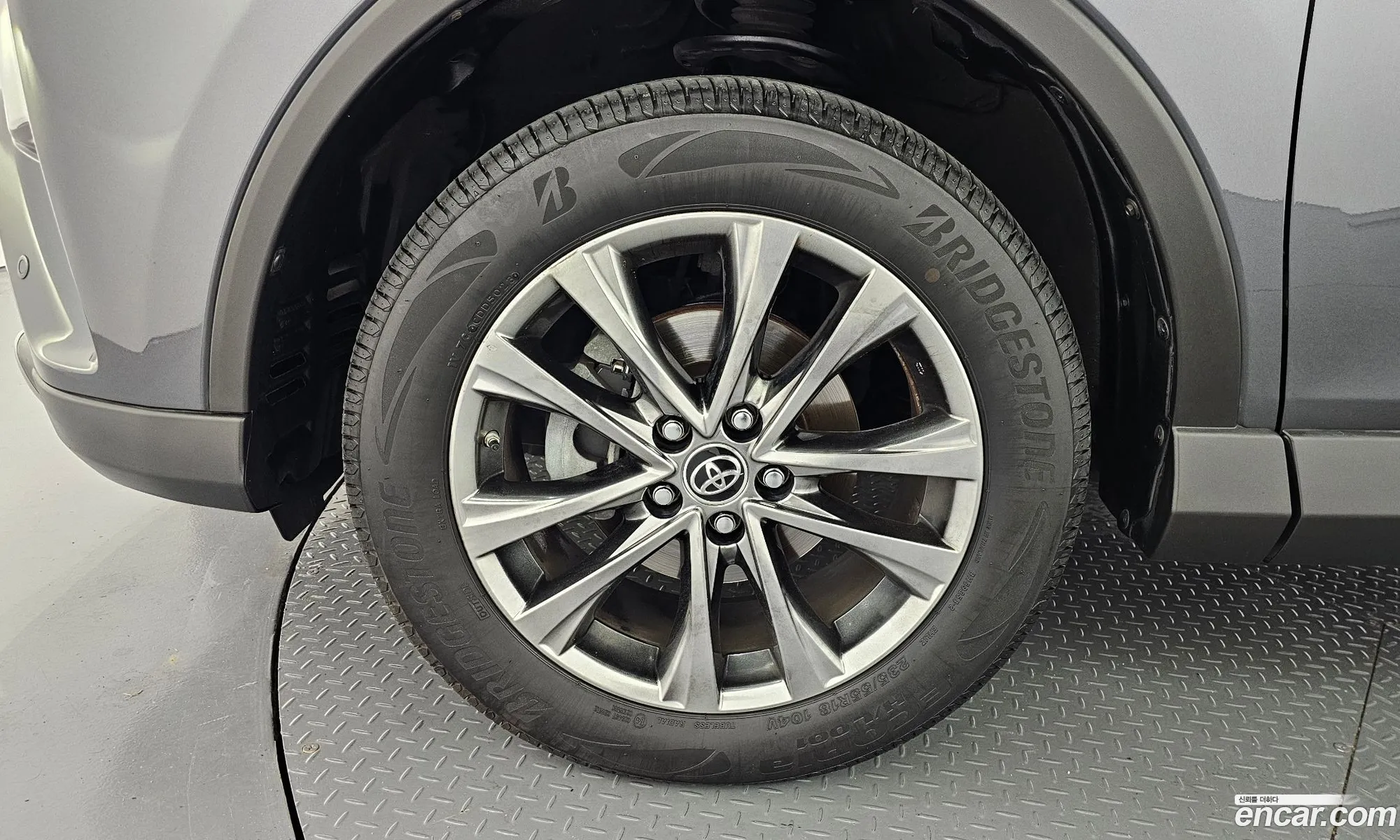 Toyota RAV4 2017 — 14