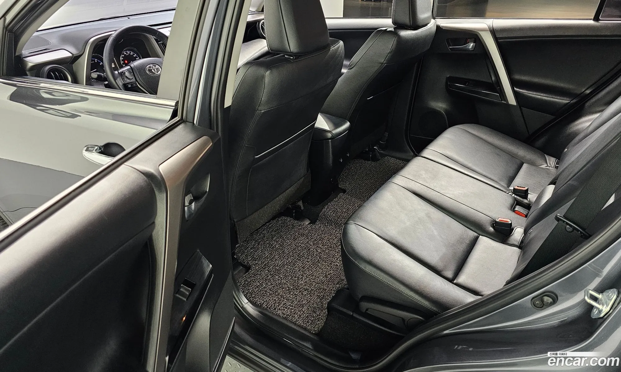 Toyota RAV4 2017 — 6