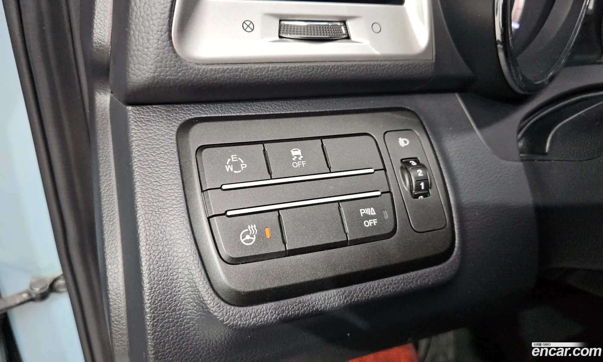 KG Mobility (SsangYong) Tivoli 2015 — 23
