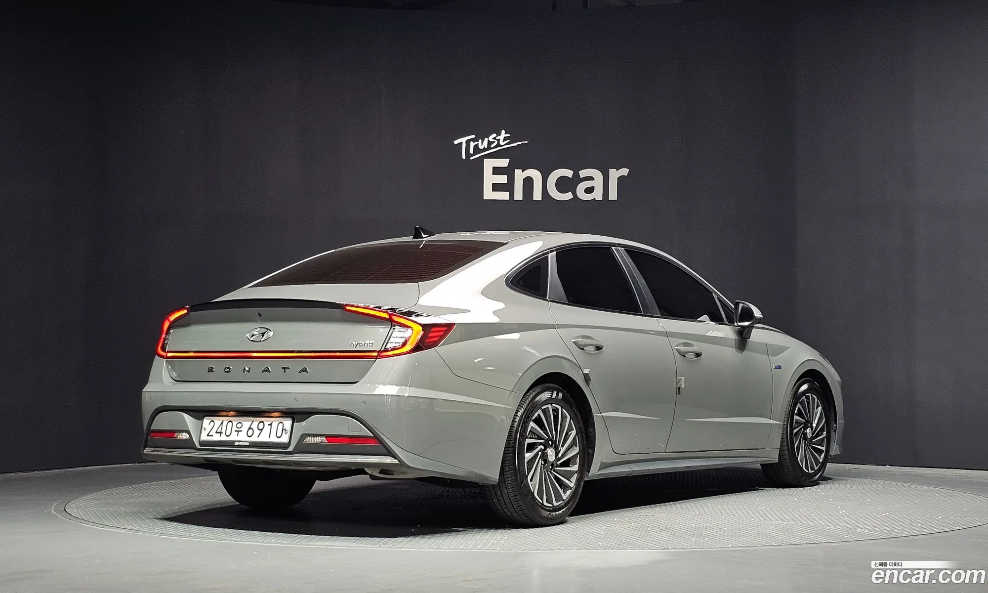 Hyundai Sonata Hybrid 2019 — 13