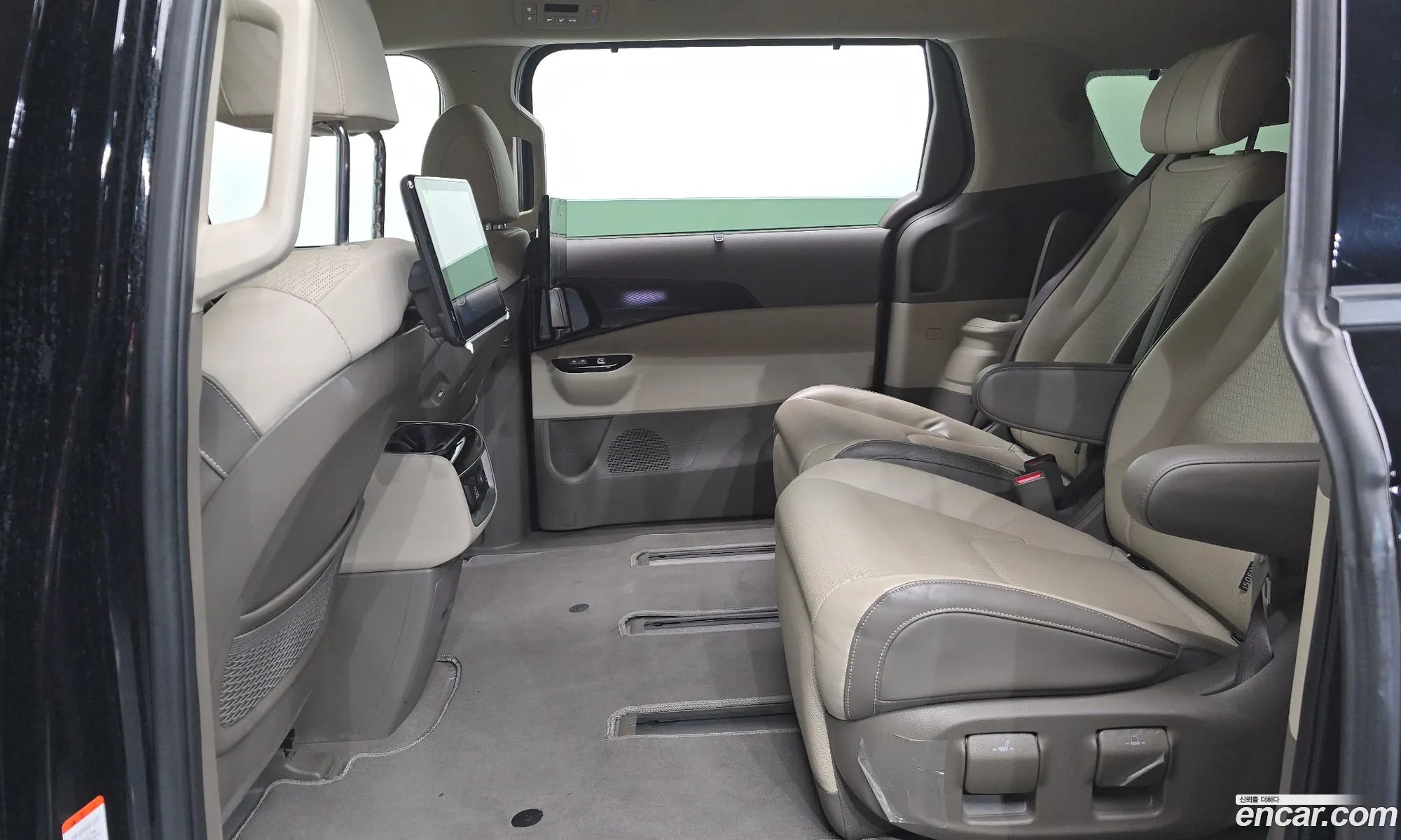 Kia Carnival 2022 — 33