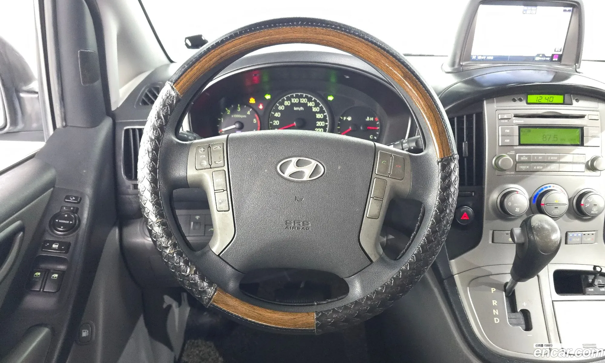 Hyundai Grand Starex 2012 — 26