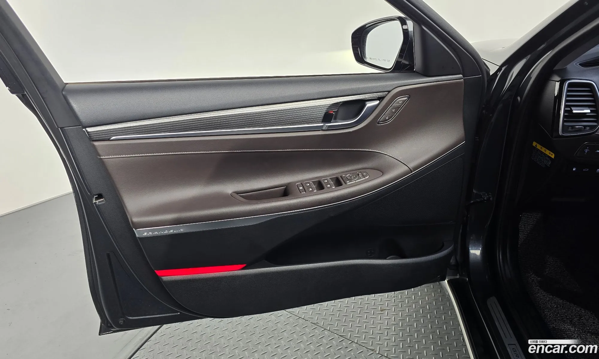 Hyundai Grandeur IG 2018 — 28
