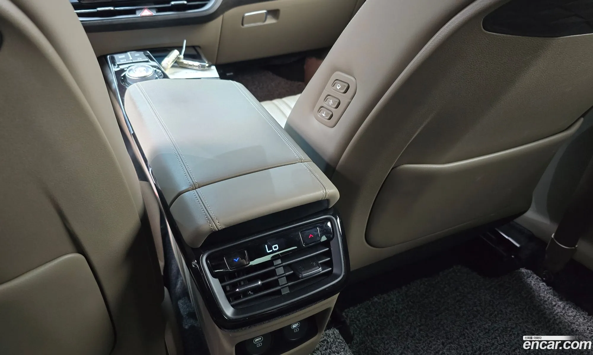 Kia K8 Hybrid 2023 — 18