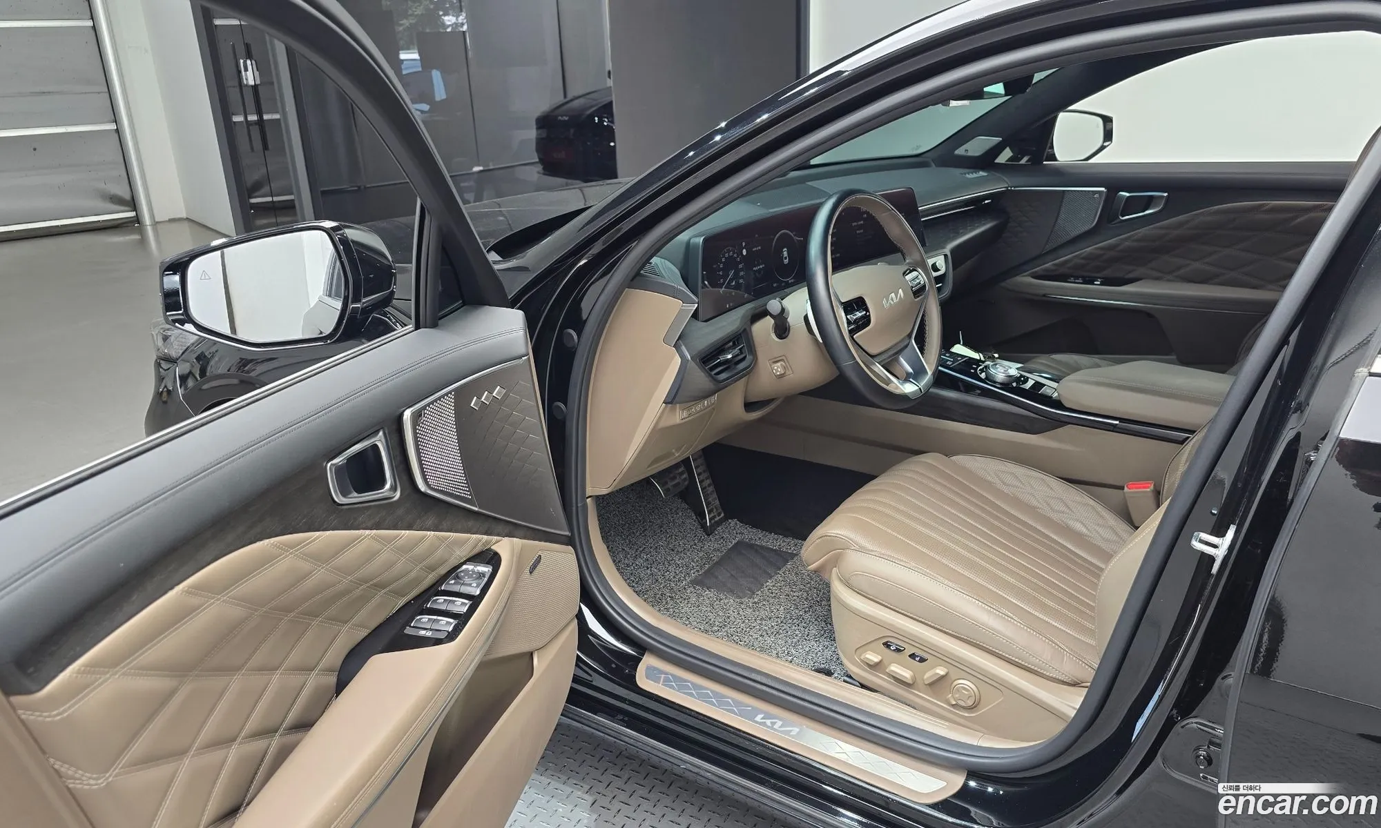 Kia K8 Hybrid 2023 — 4