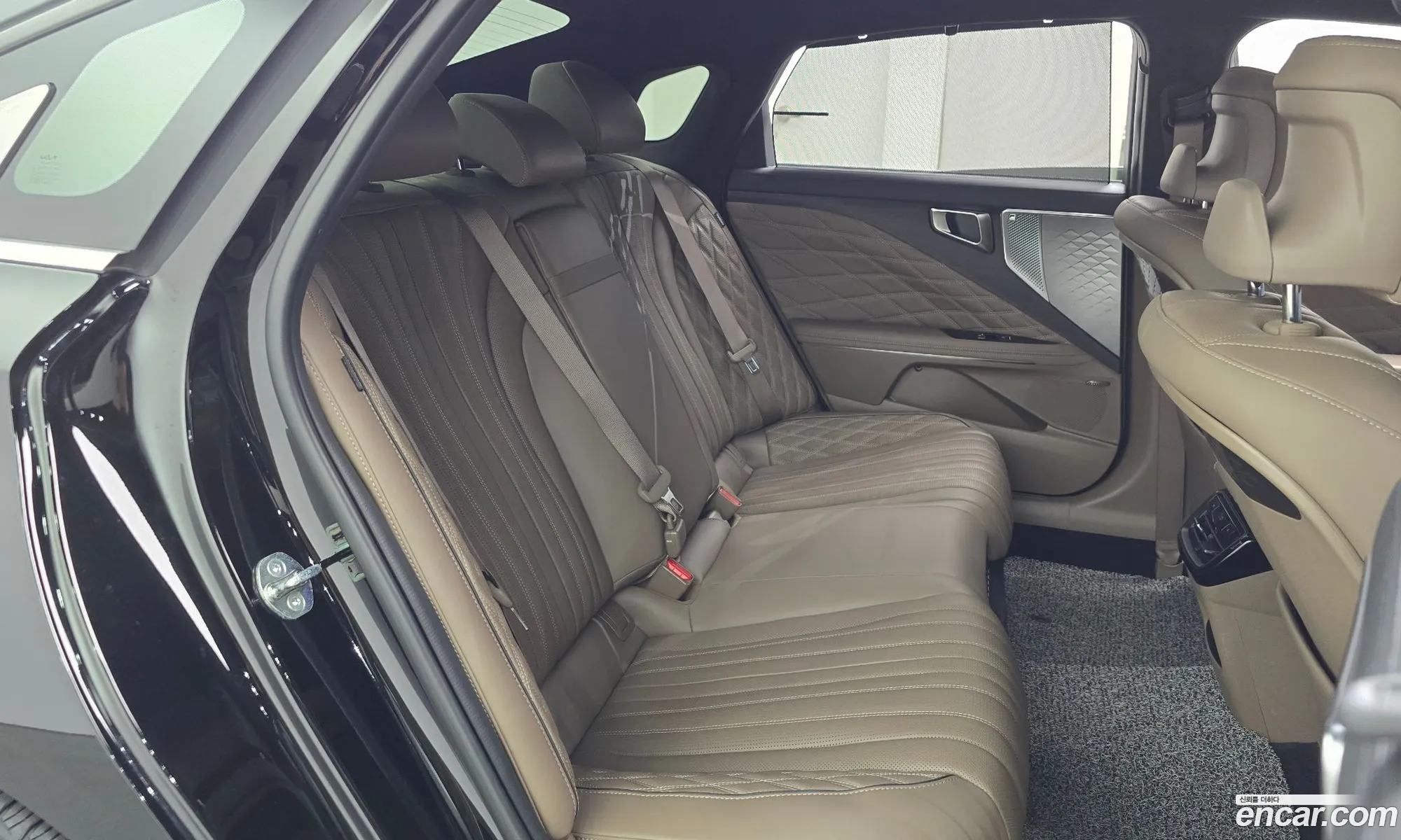 Kia K8 Hybrid 2023 — 17