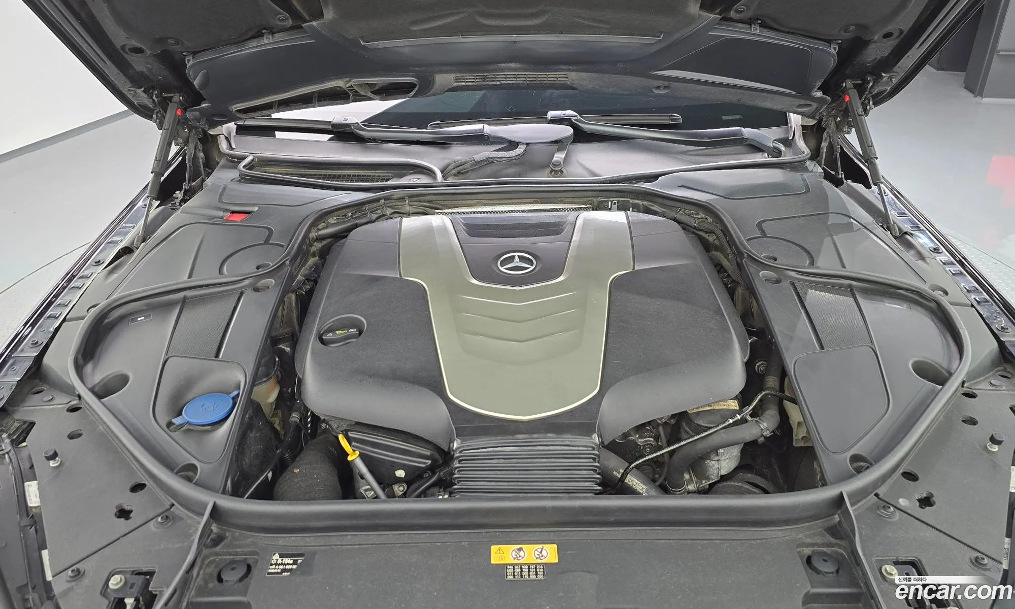 Mercedes-Benz S-Class W222 2015 WDDUG3CB9FA165243 — 9