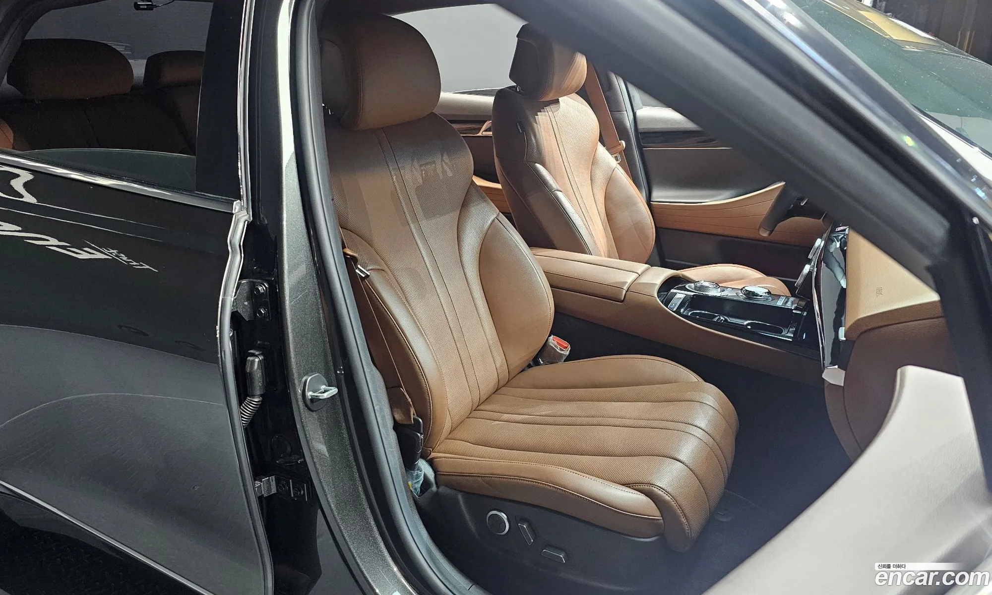 Genesis G80 2023 — 2