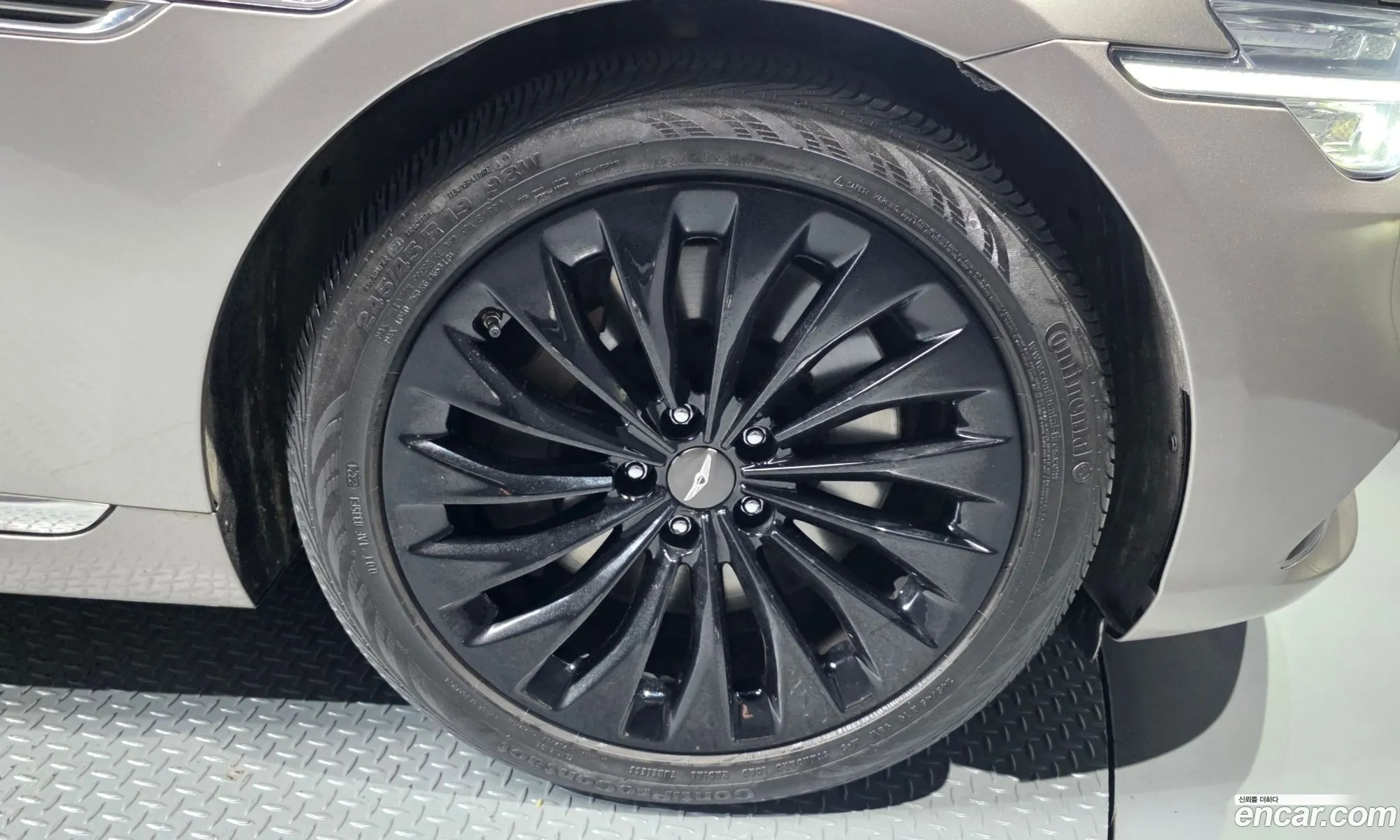 Genesis G90 2019 — 12