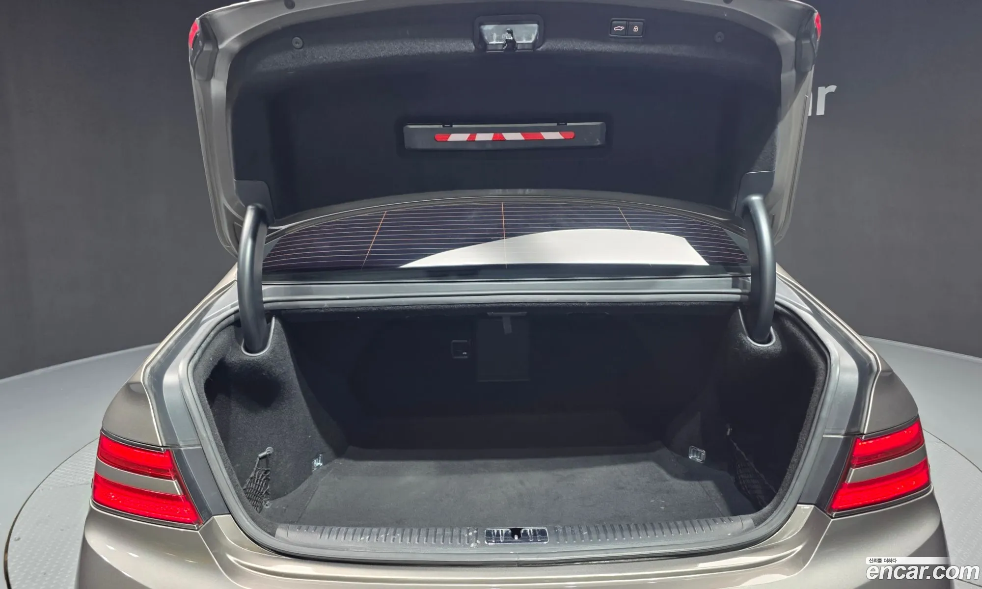 Genesis G90 2019 — 16