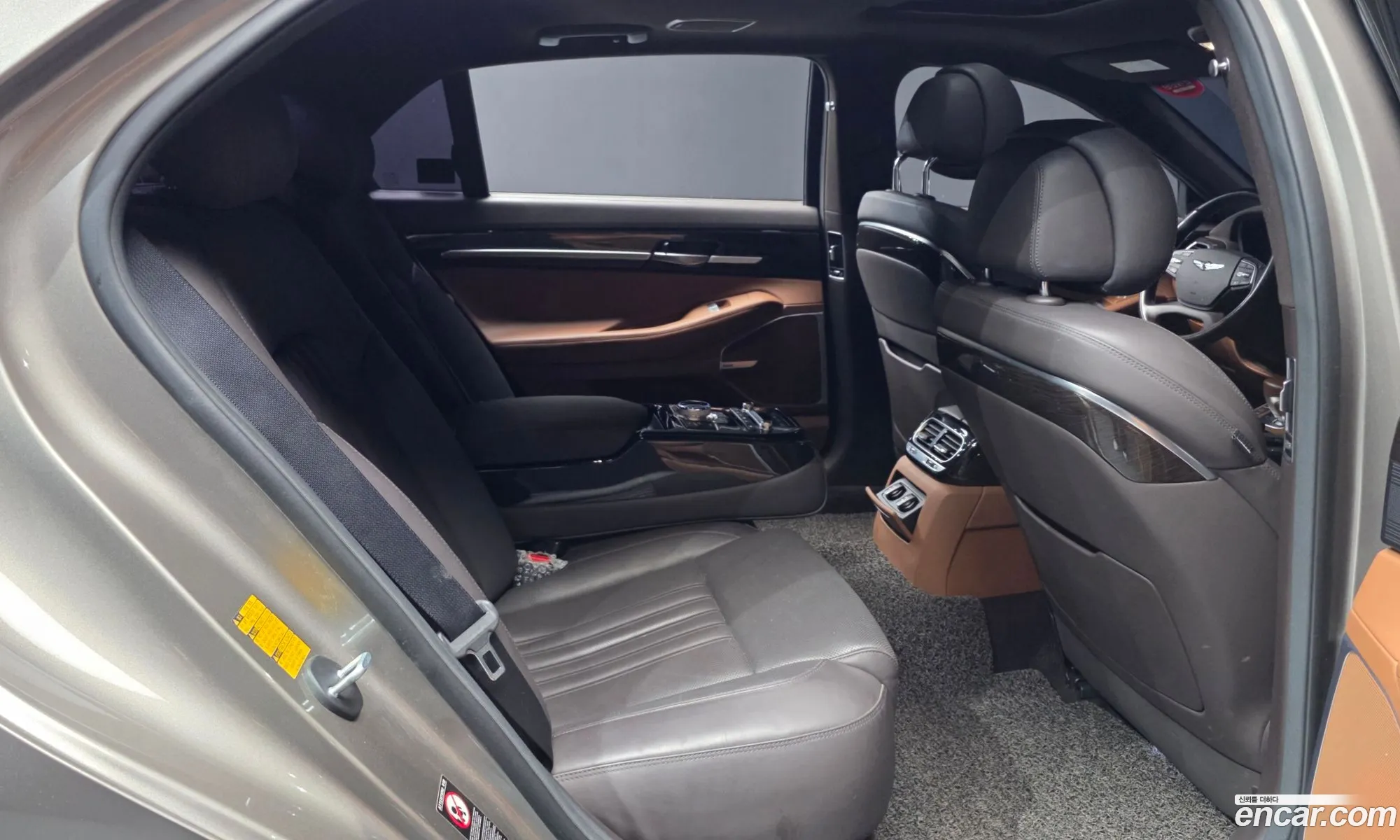 Genesis G90 2019 — 2
