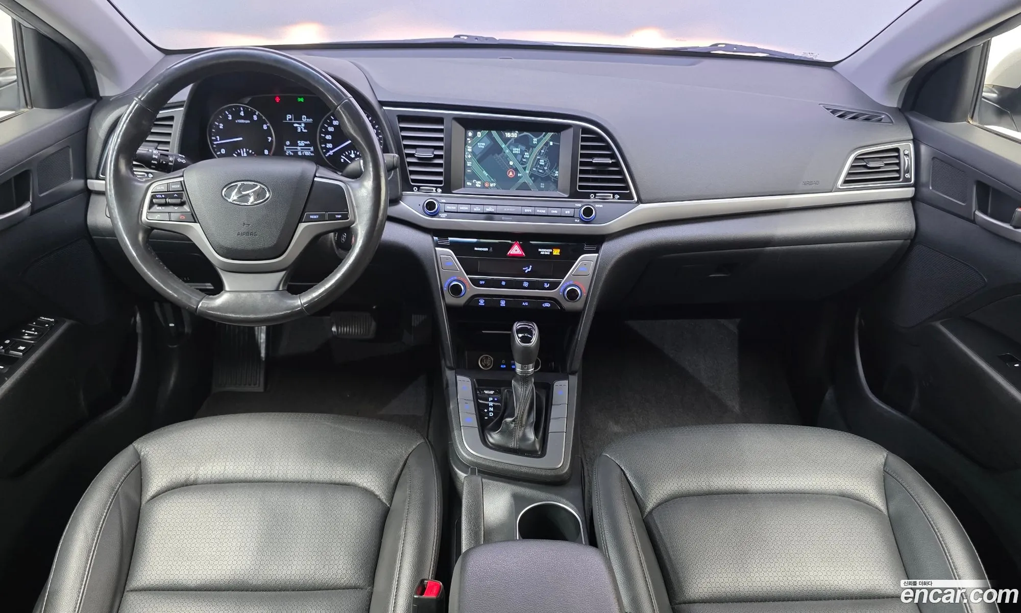 Hyundai Elantra AD 2015 — 28