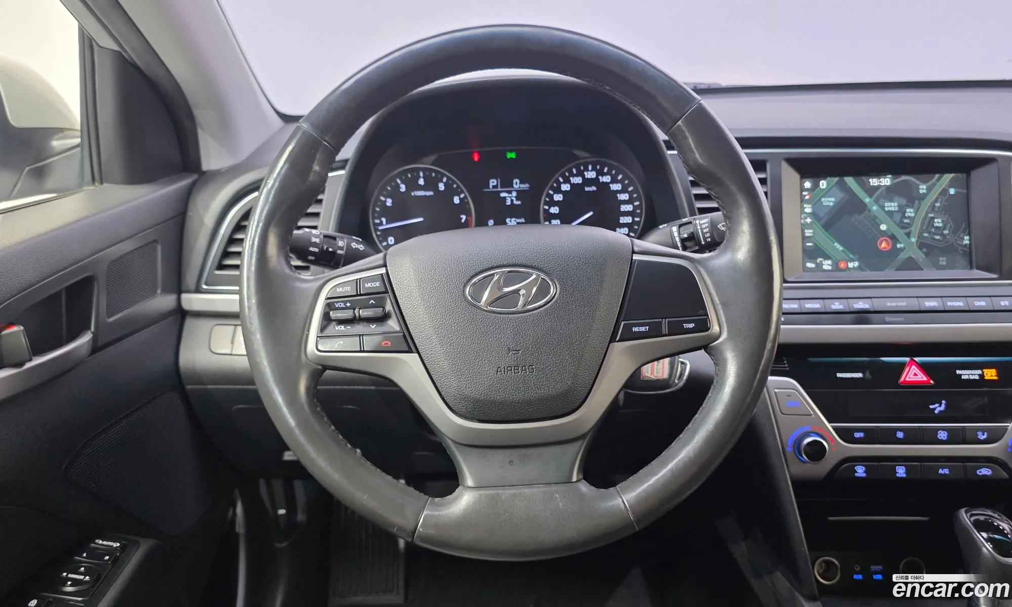 Hyundai Elantra AD 2015 — 3