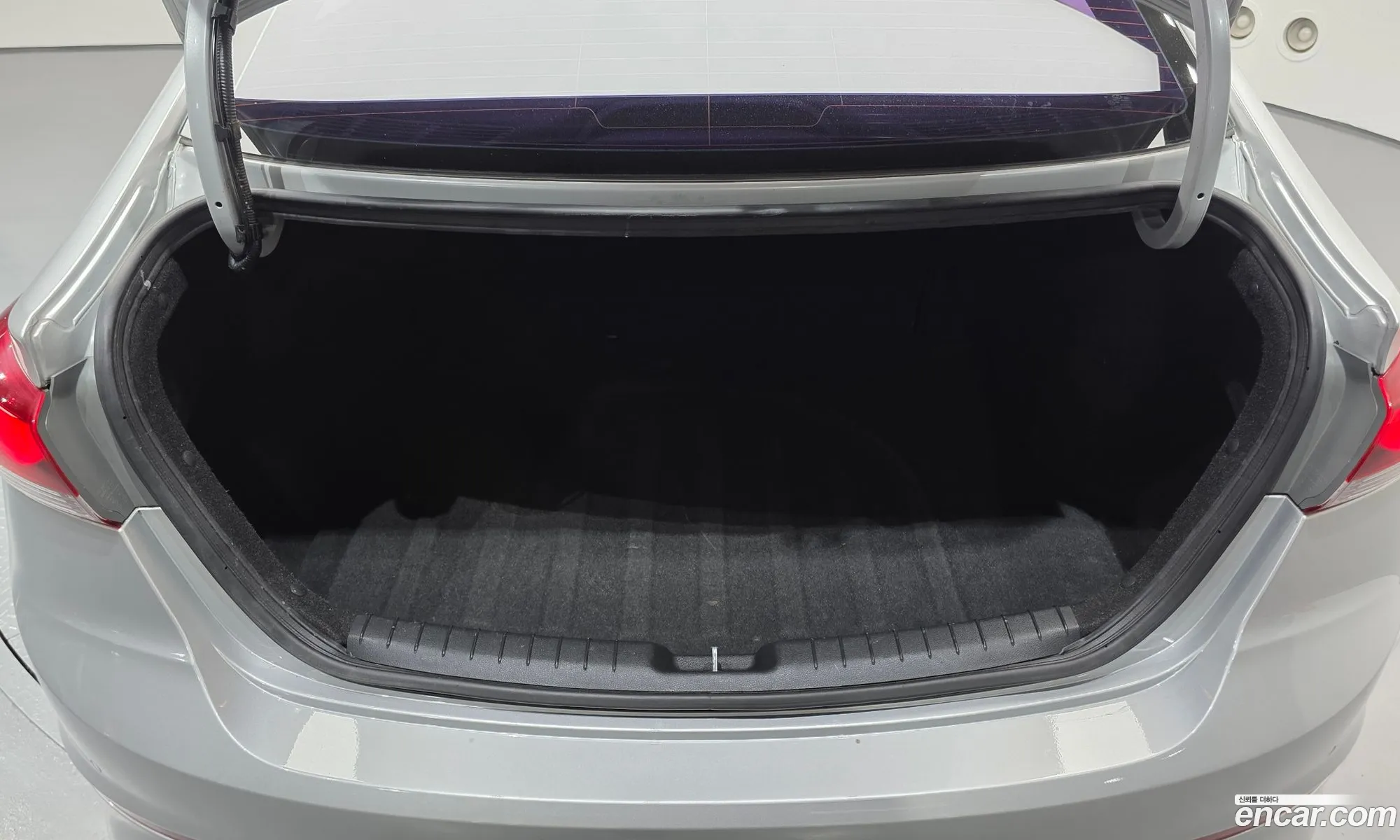 Hyundai Elantra AD 2015 — 14