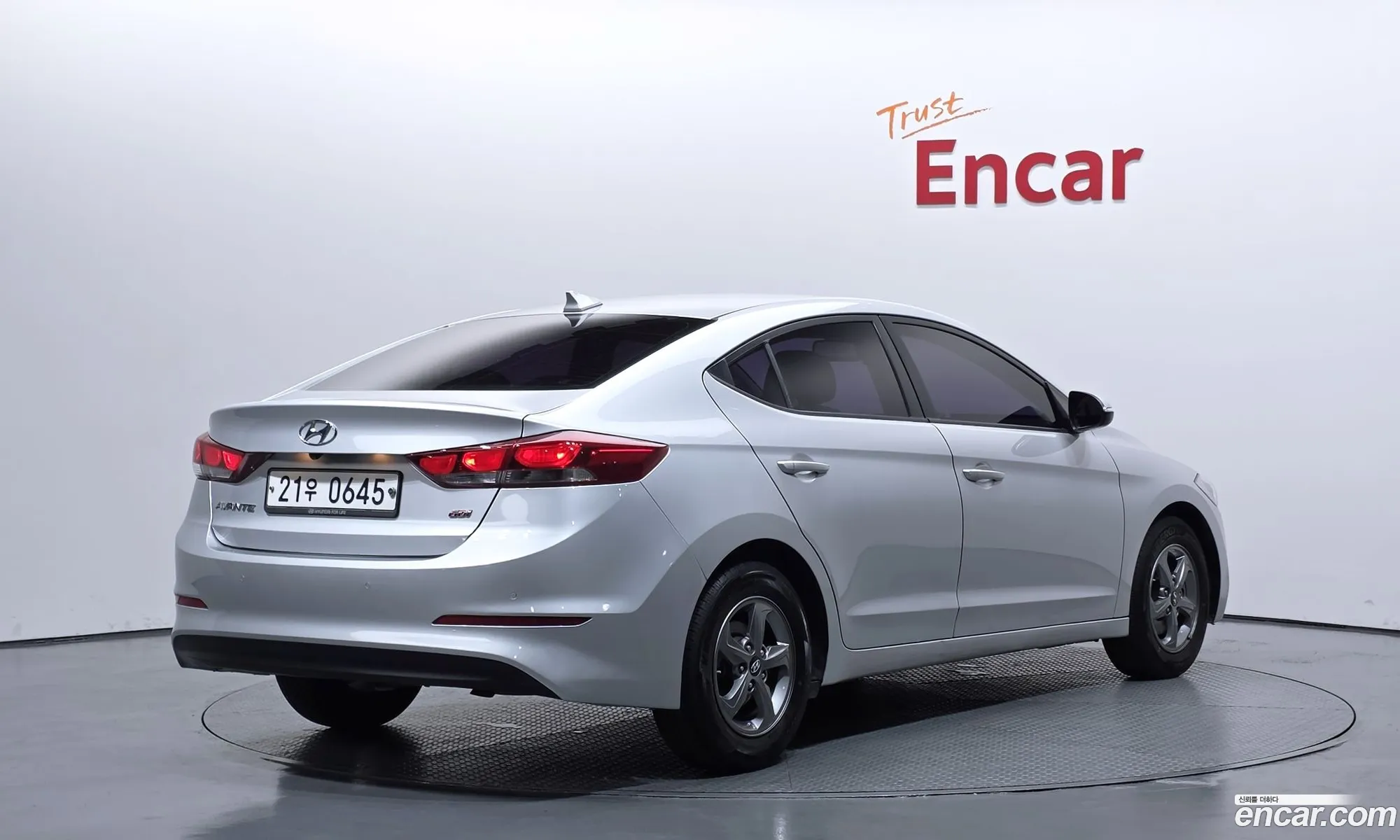 Hyundai Elantra AD 2015 — 18