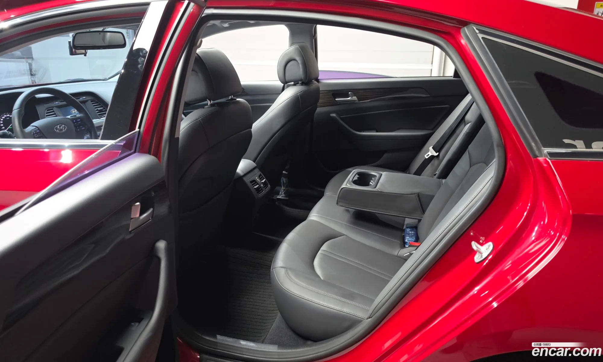 Hyundai LF Sonata 2014 — 24