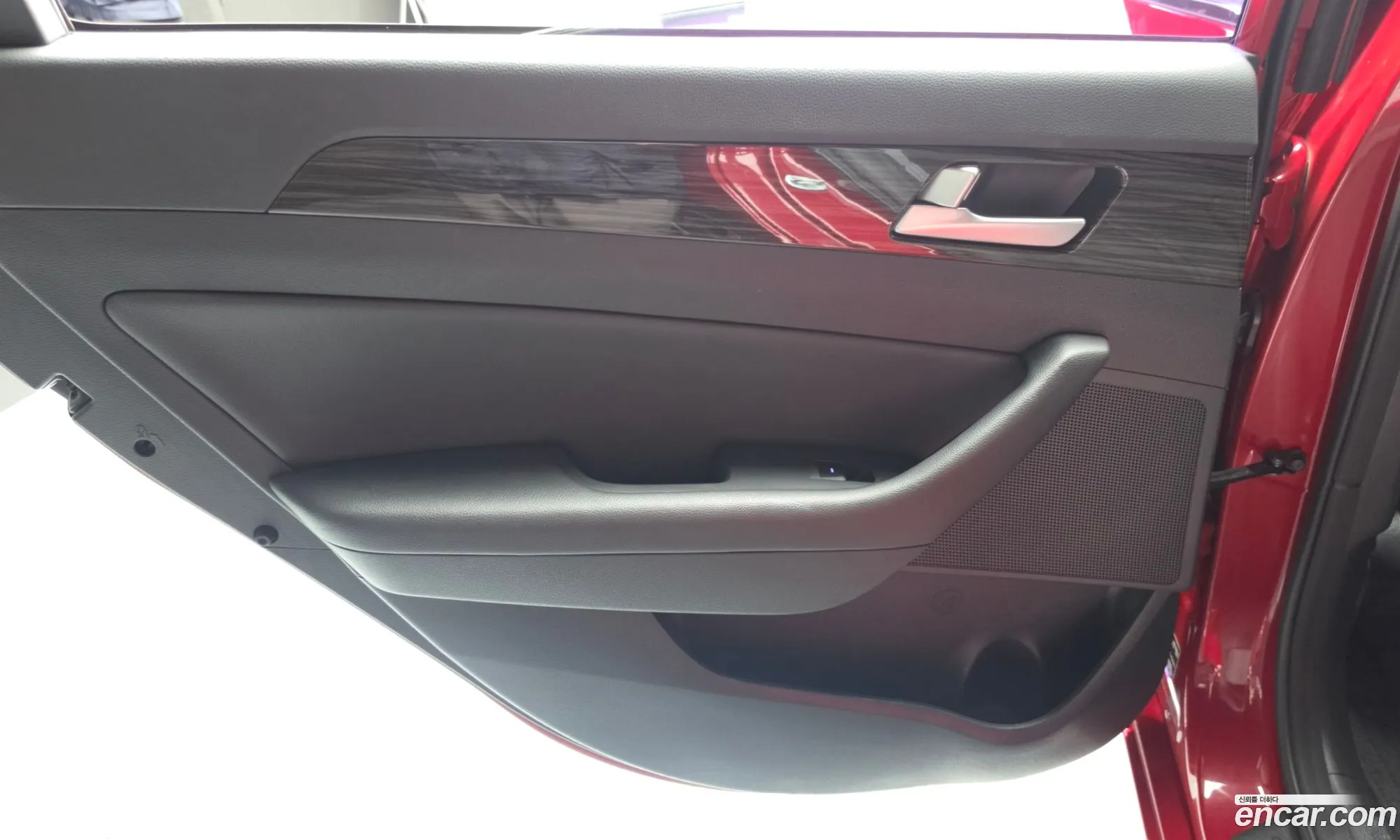 Hyundai LF Sonata 2014 — 18