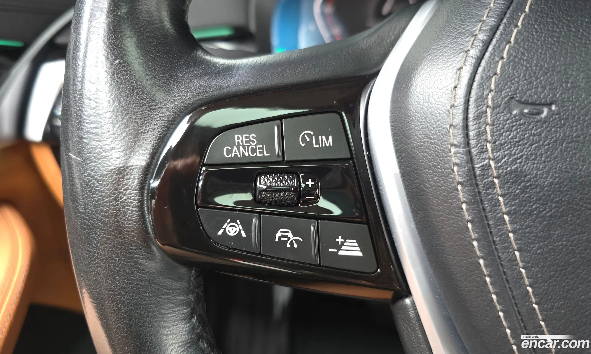 BMW 5 Series 2020 WBAJK9109LCD82940 — 24