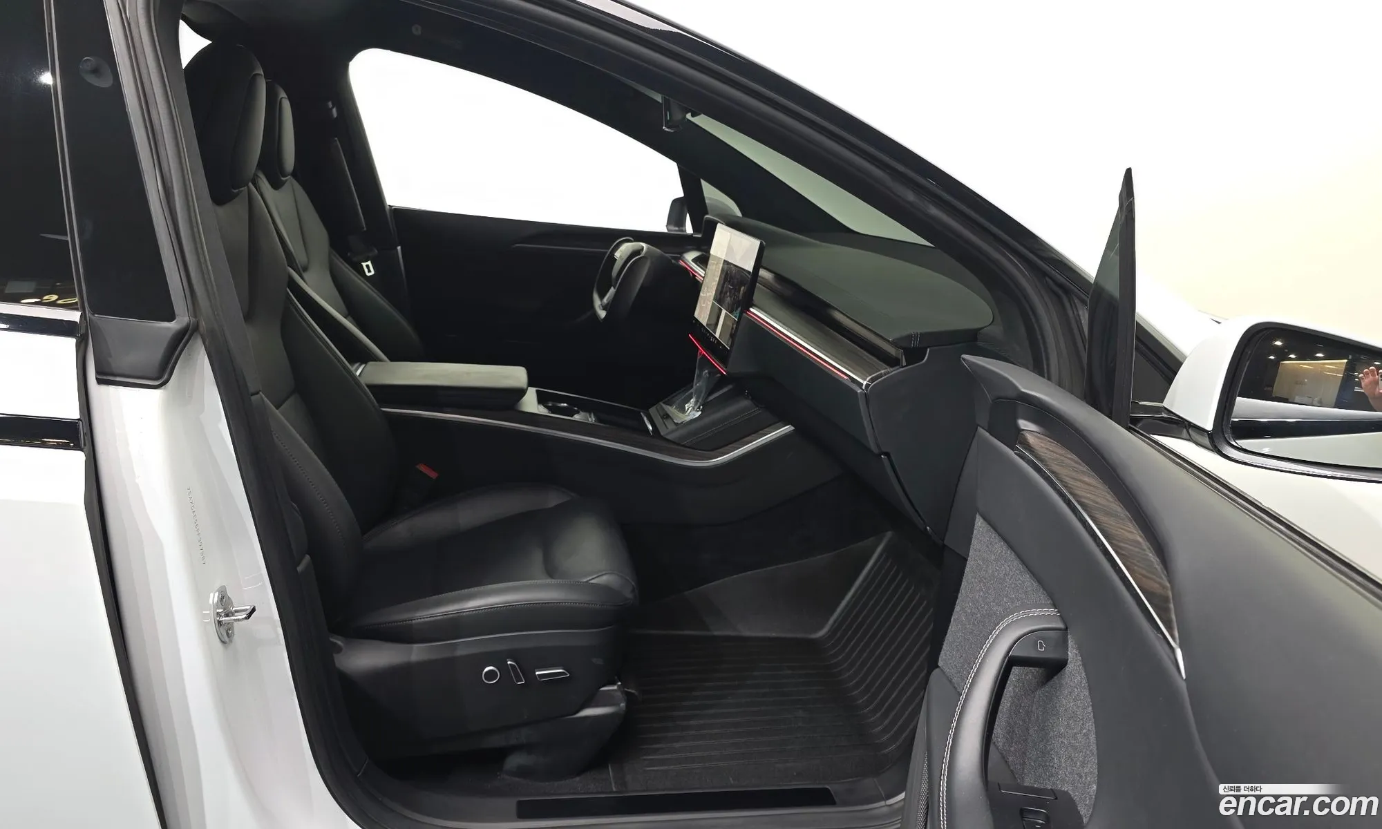 Tesla Model X 2023 7SAXCAE56PF397387 — 7