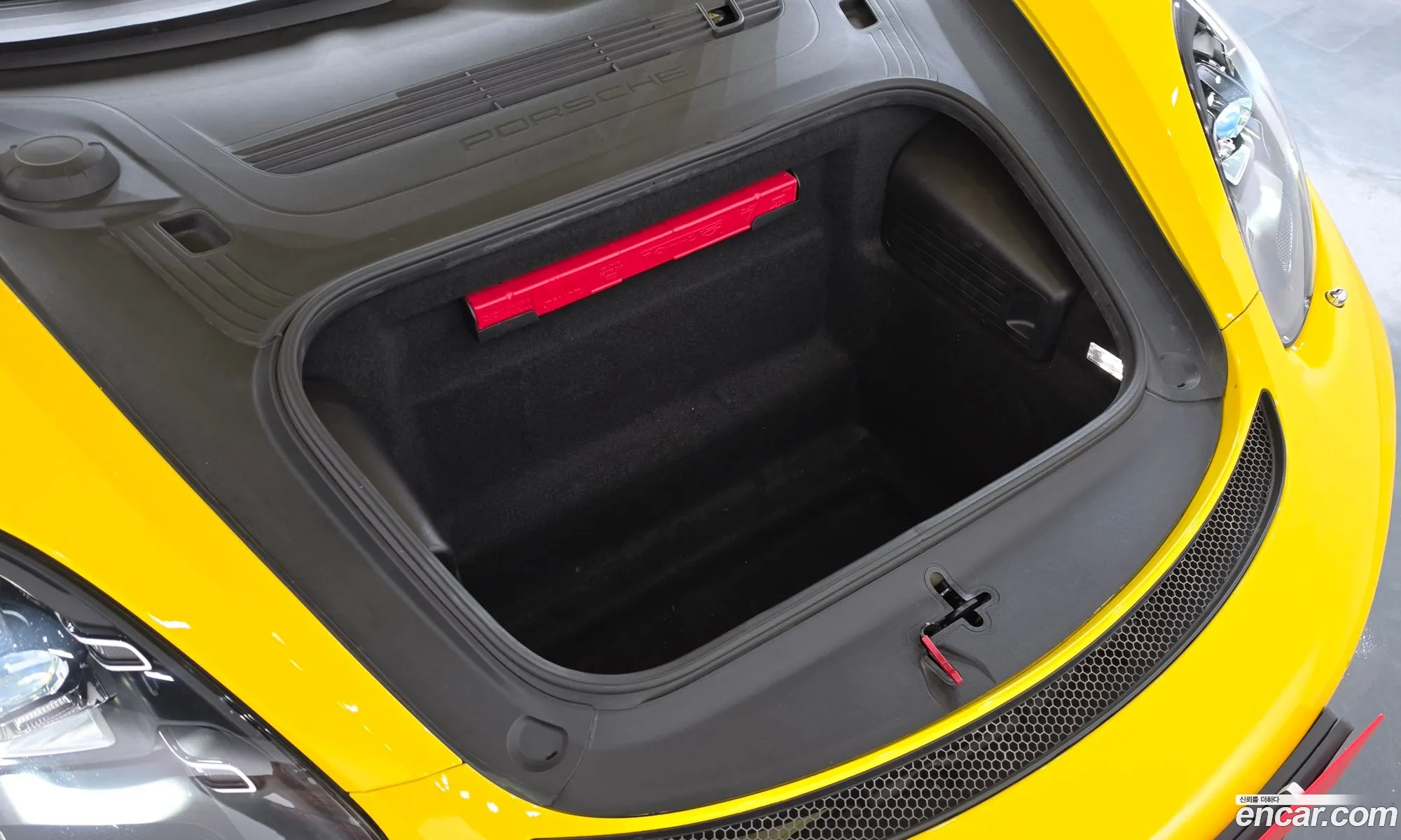 Porsche 718 Boxster 2018 WP0CB2980JS228338 — 12