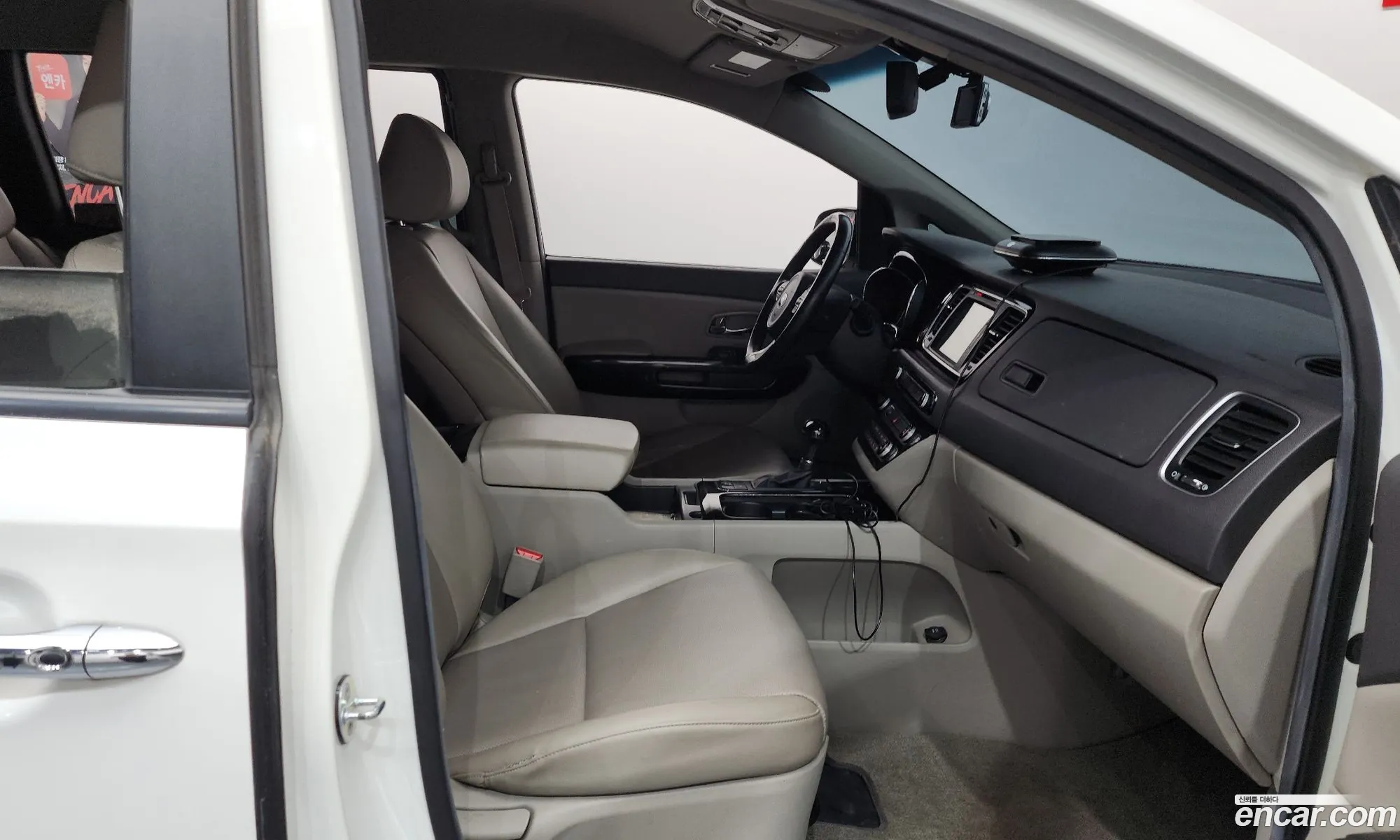 Kia Carnival 2015 — 21