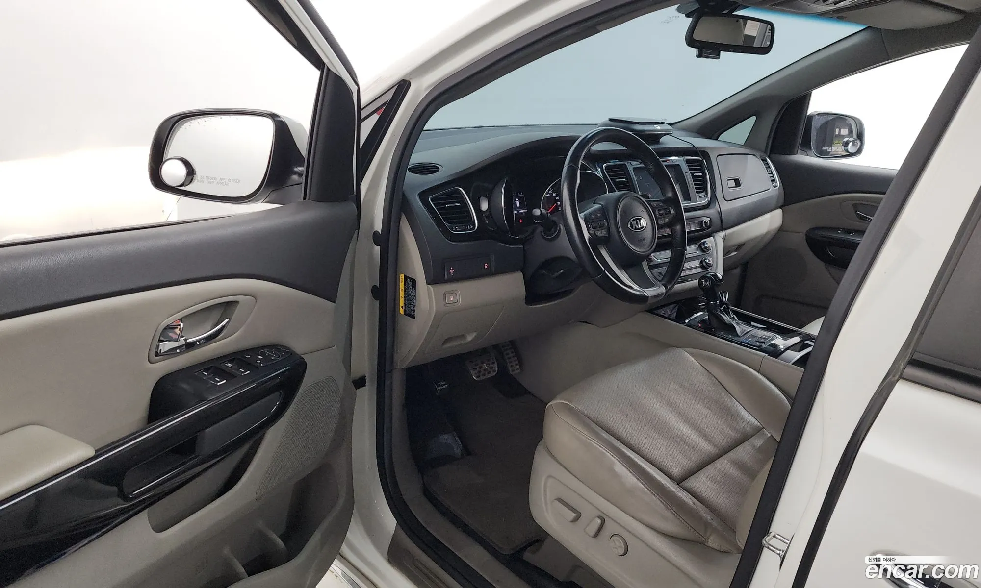 Kia Carnival 2015 — 30
