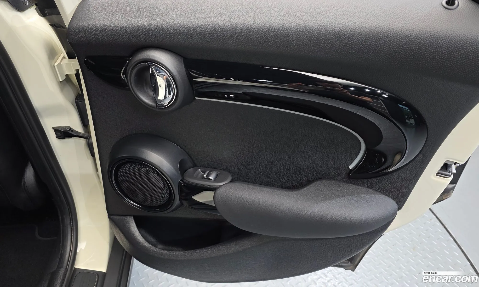 Mini Cooper 2022 WMW41DK03P2S59984 — 10