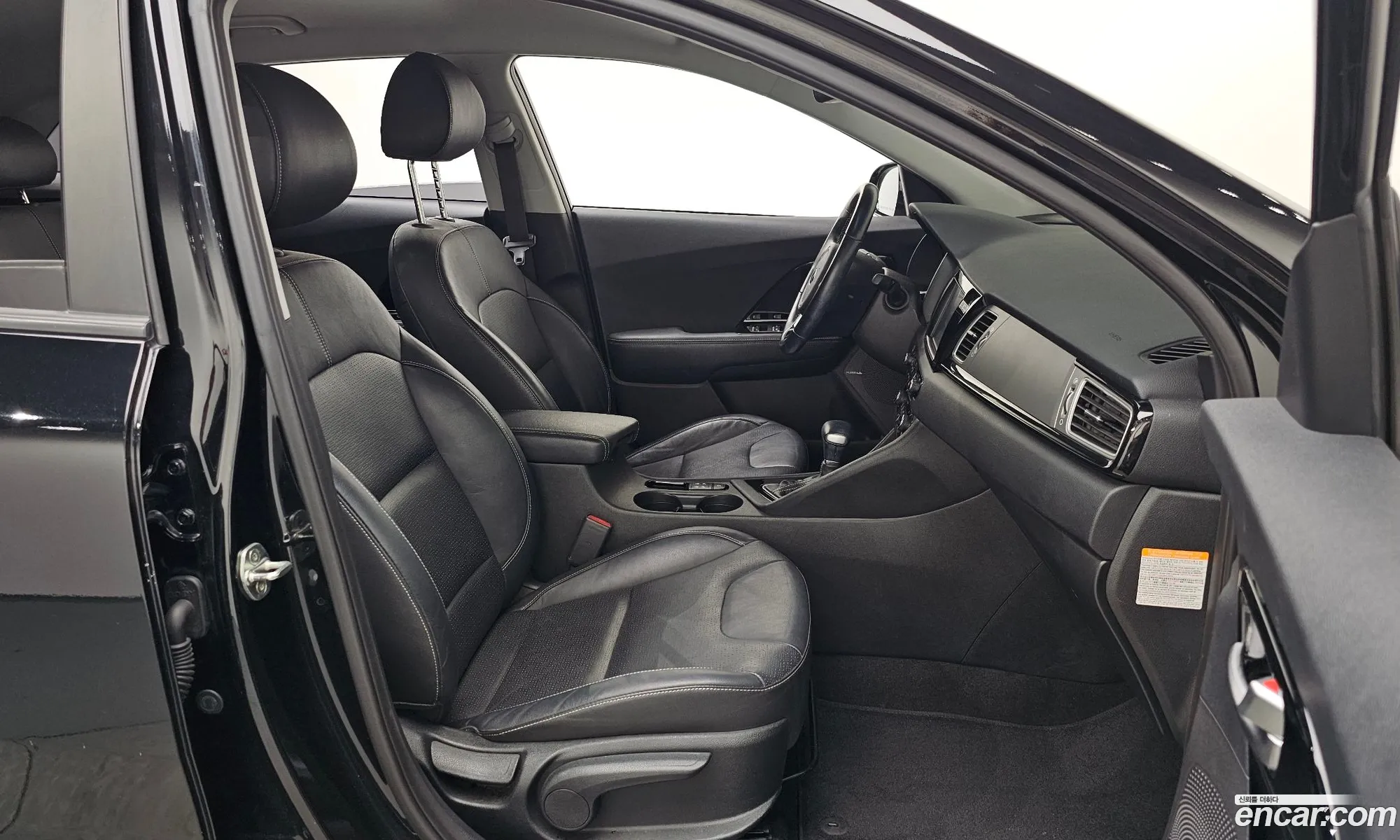 Kia Niro 2017 — 17