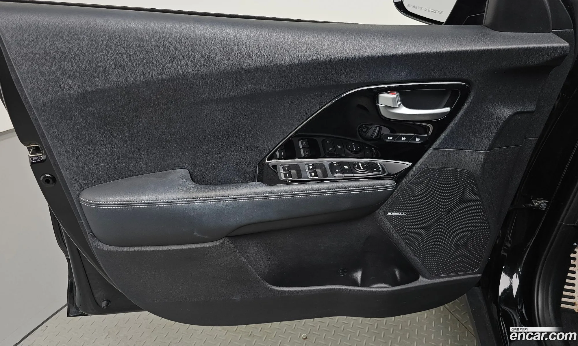 Kia Niro 2017 — 29