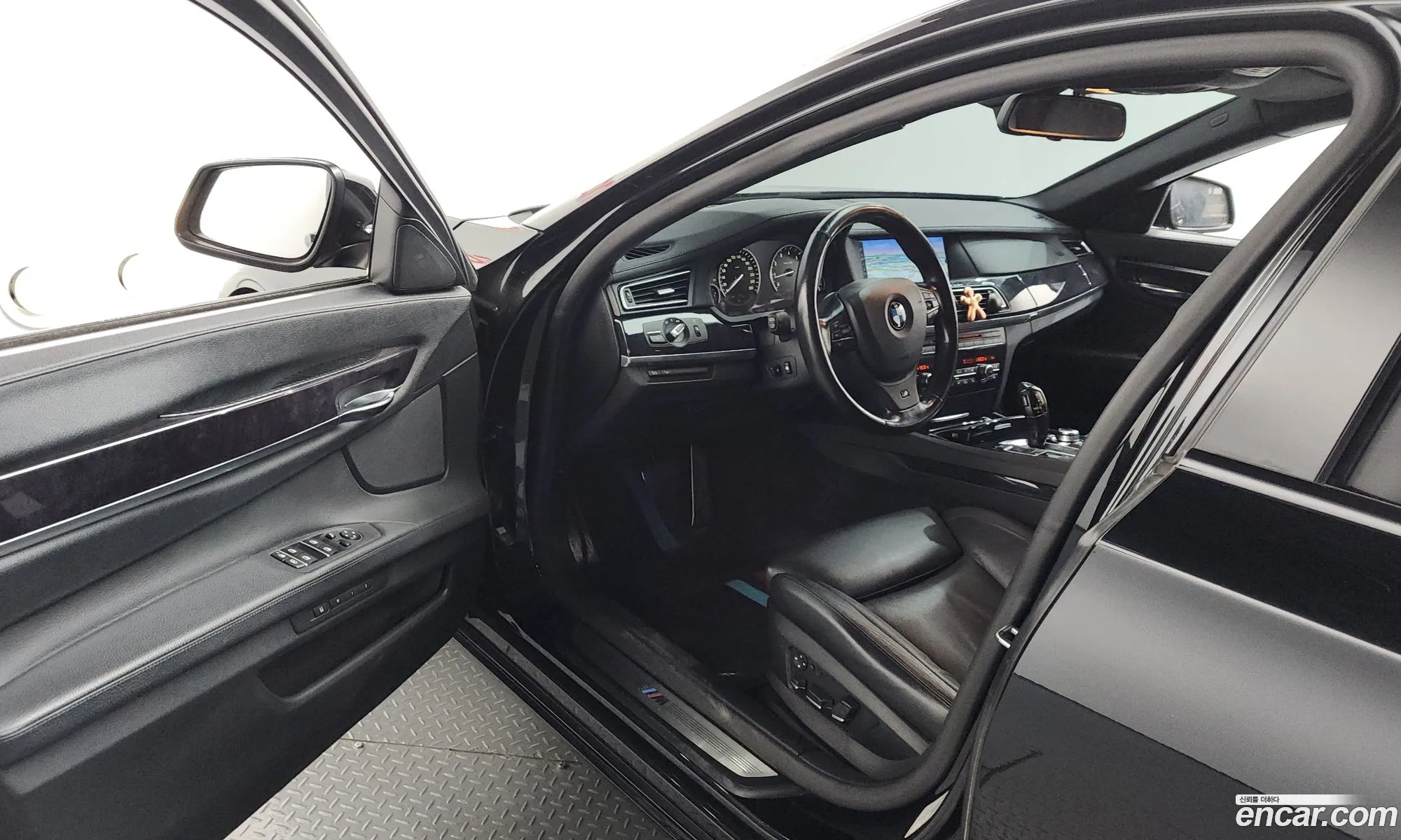 BMW 7 Series 2010 WBAKB8103AC342815 — 18